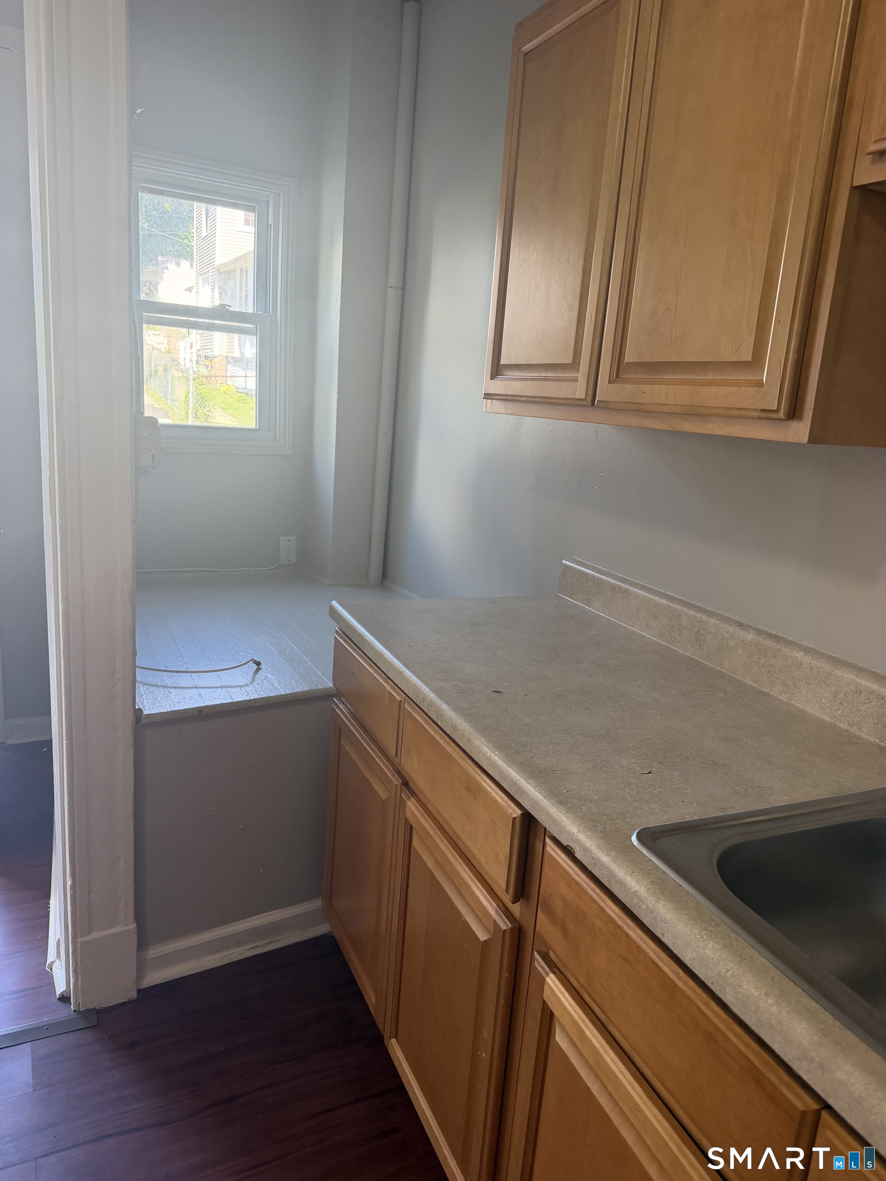 86 Wolcott Street photo 5