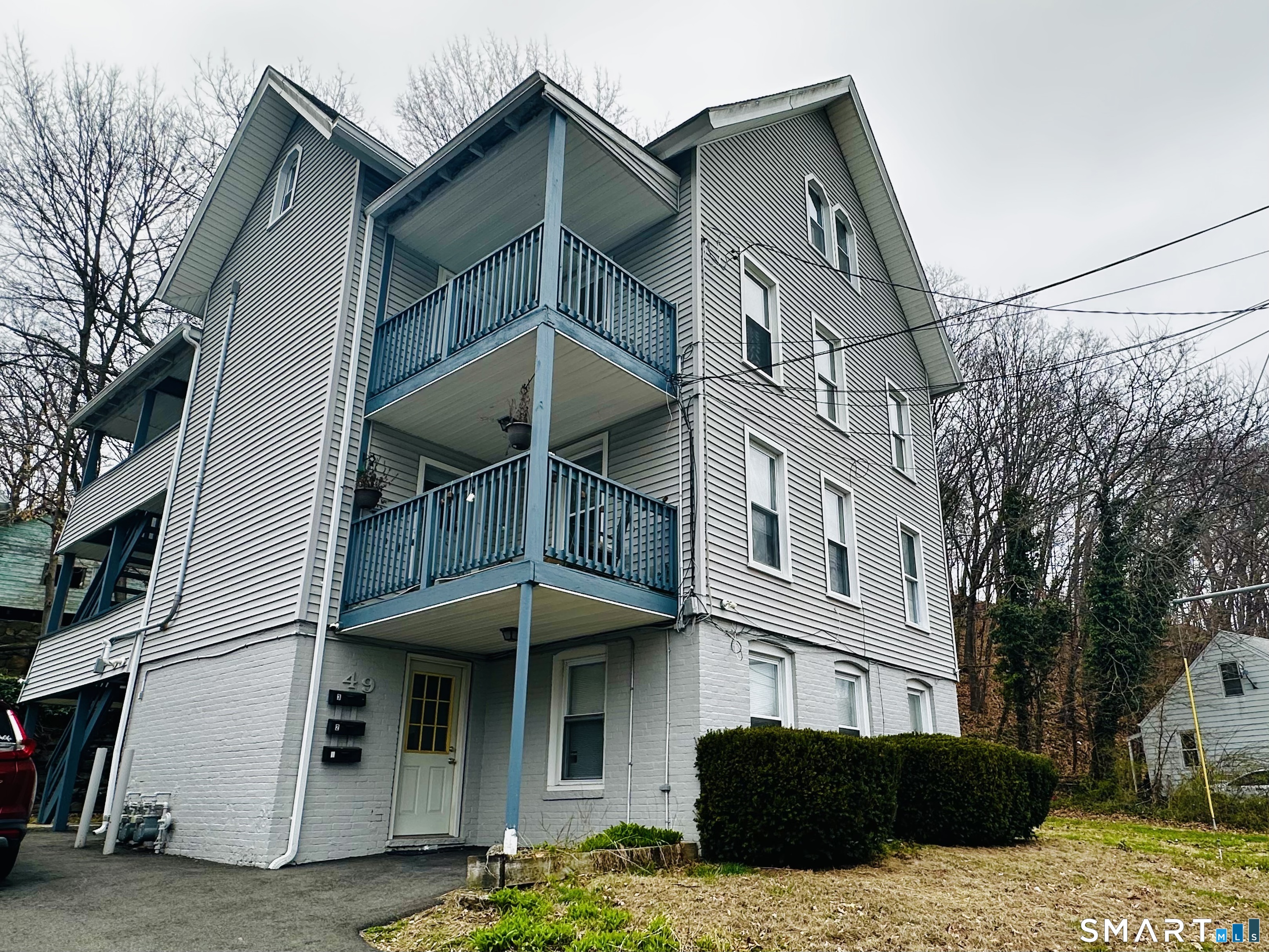 49 Pleasant Street photo 17
