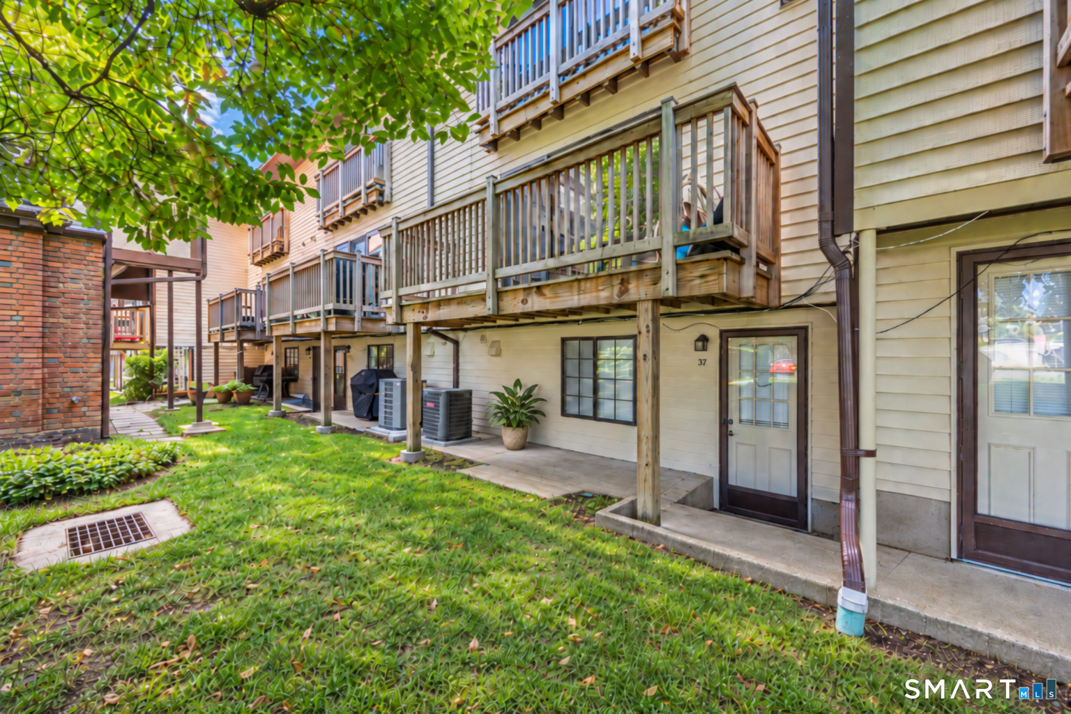 237 Strawberry Hill Avenue Unit #37 photo 20