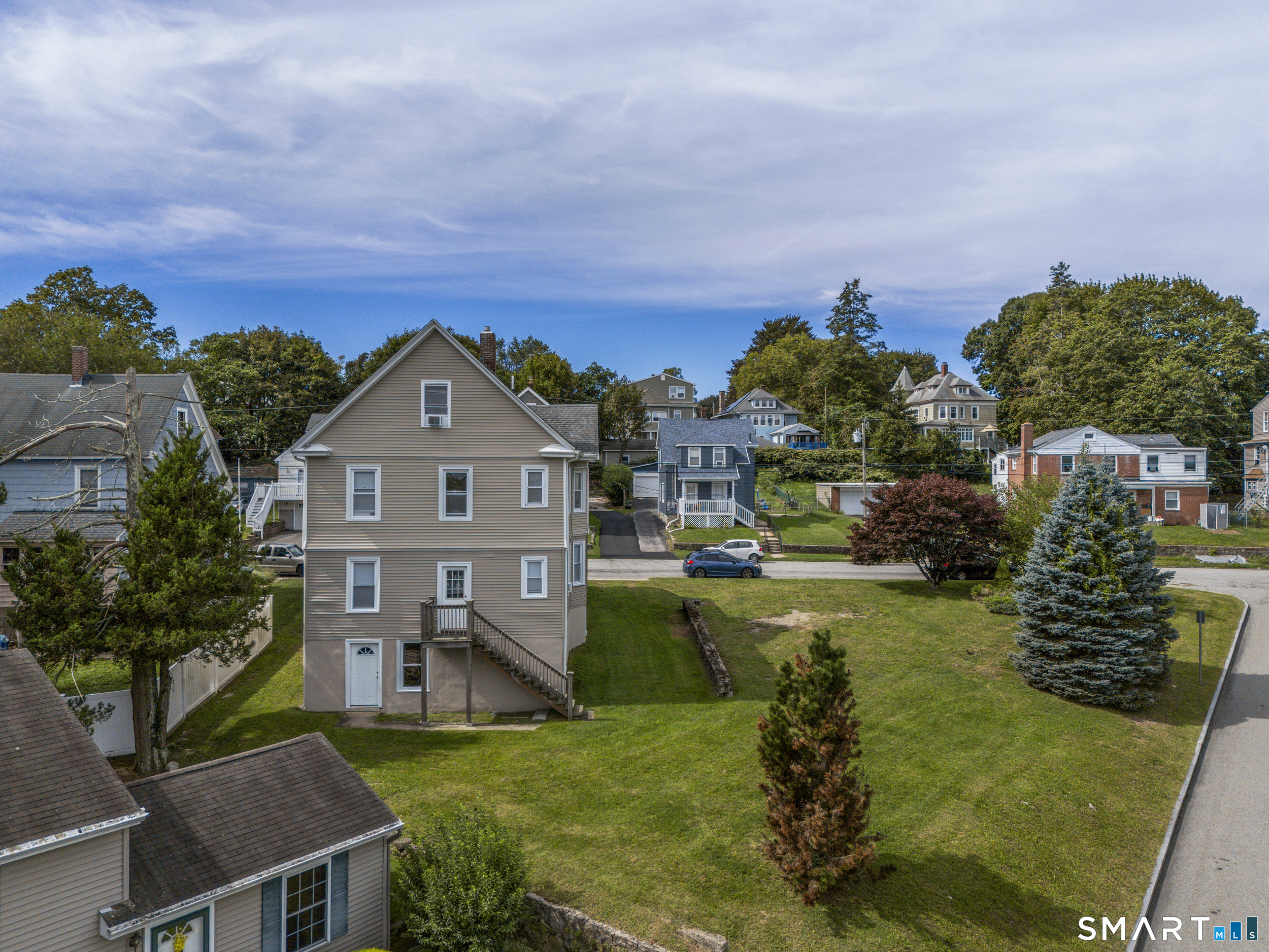 88 Riverview Avenue, New London, CT 06320