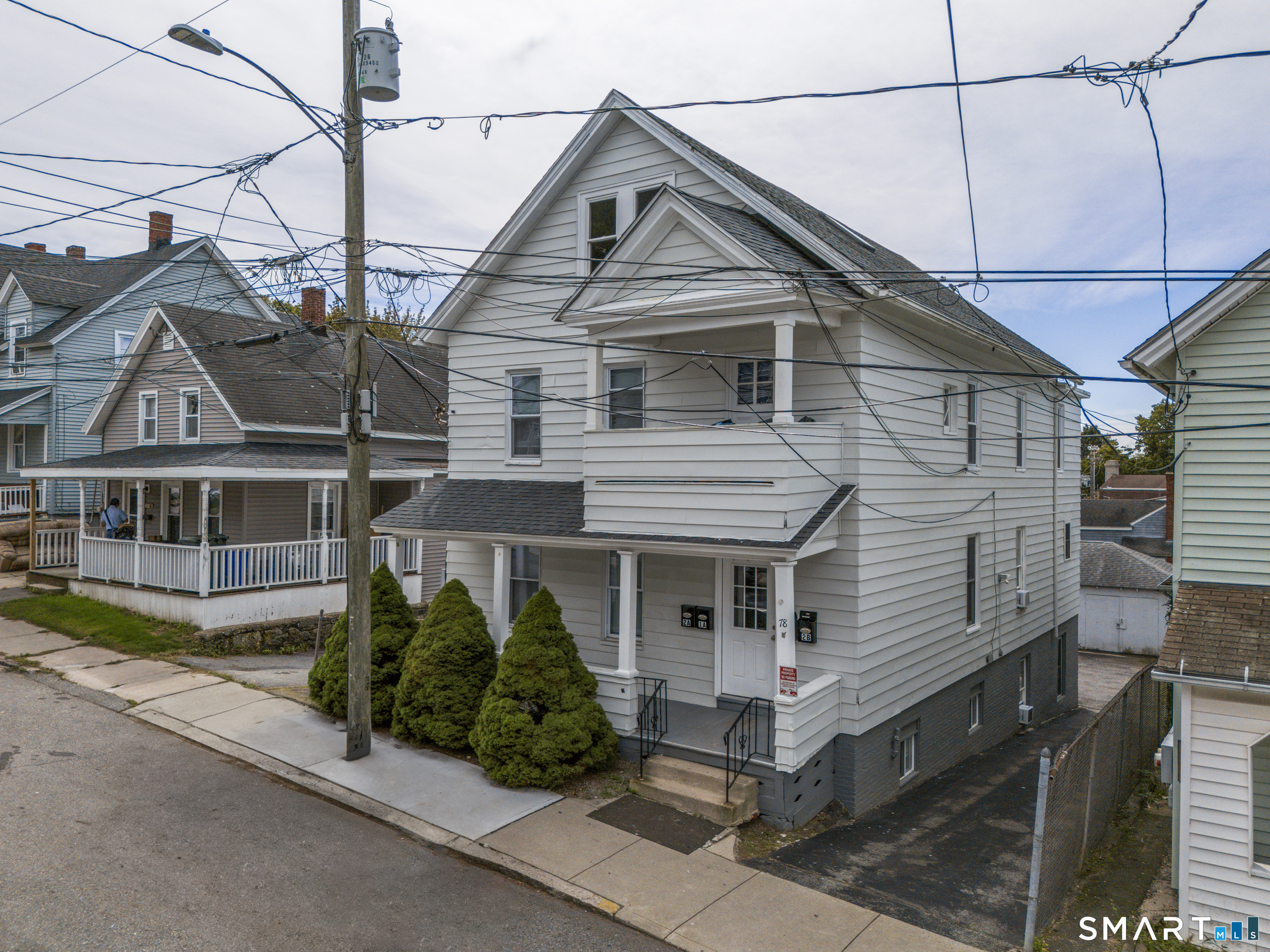 New London, CT 06320
