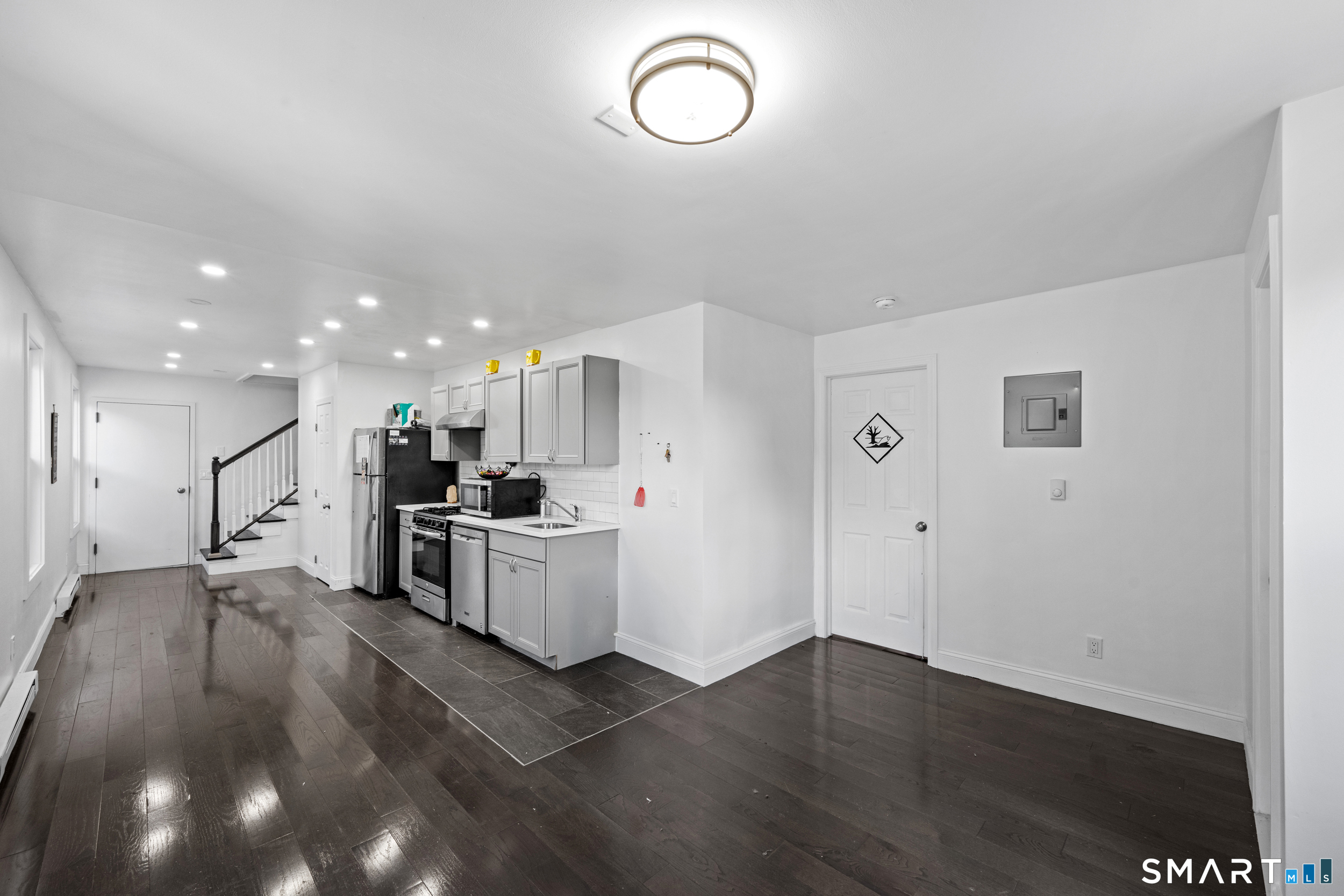 New London, CT 06320