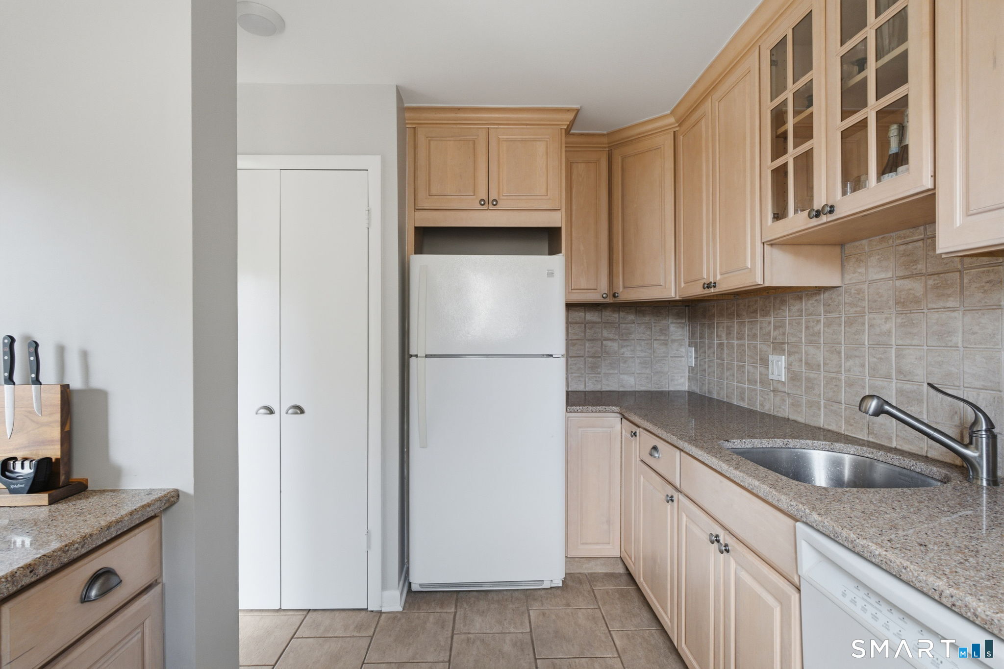 2437 Bedford Street Unit #C17 photo 15
