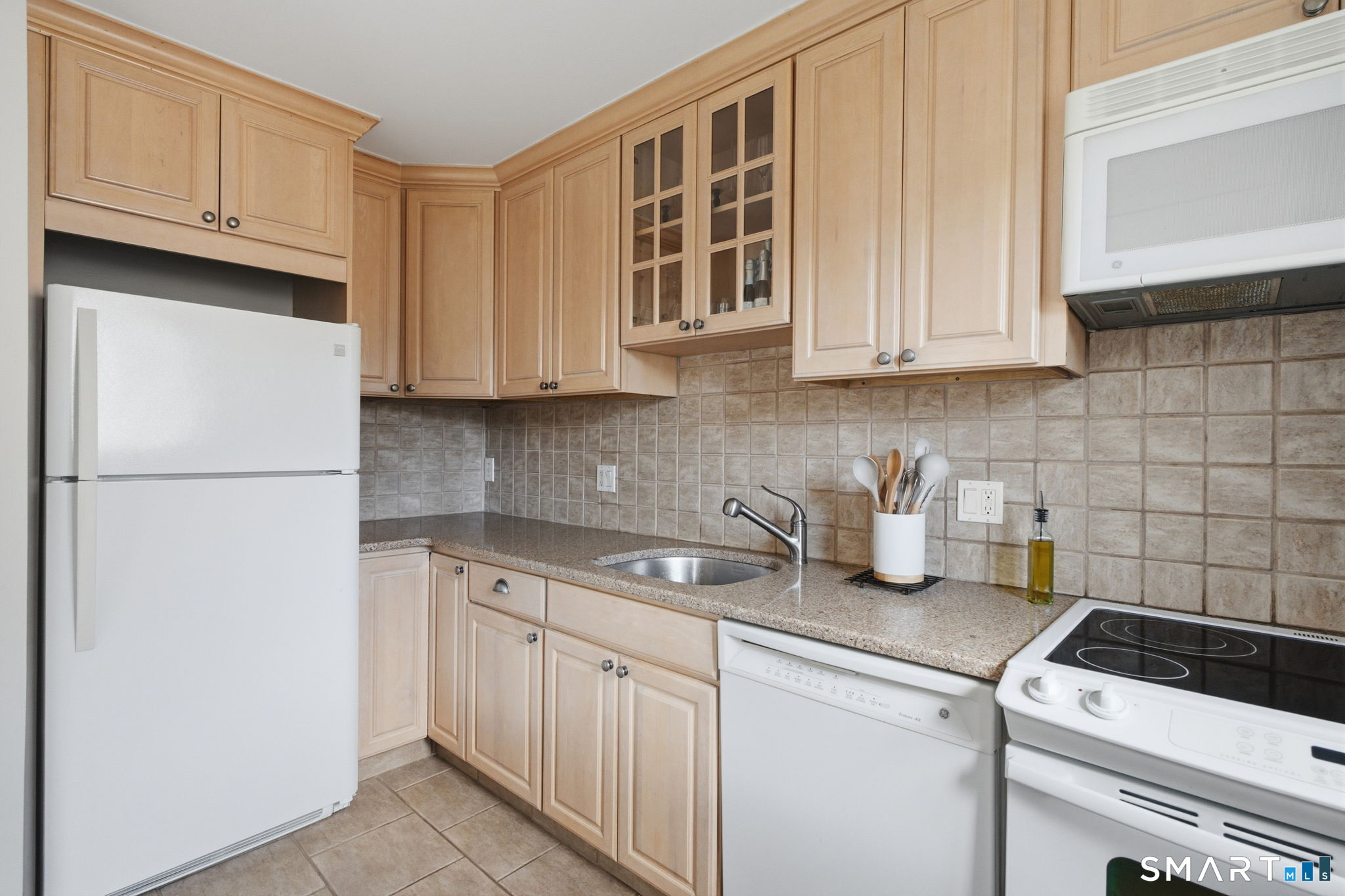 2437 Bedford Street Unit #C17 photo 14
