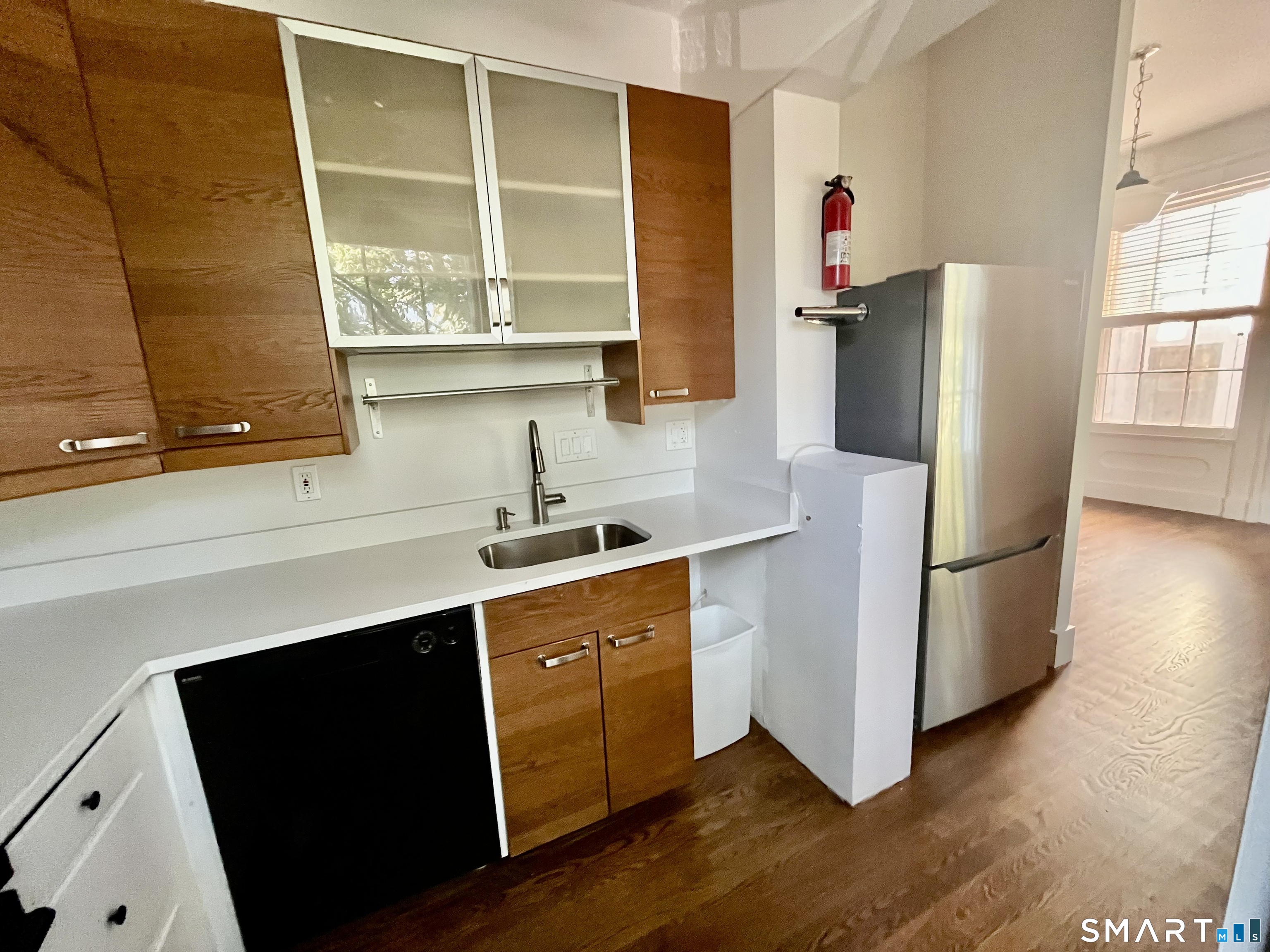 621 Chapel Street Unit #B photo 6