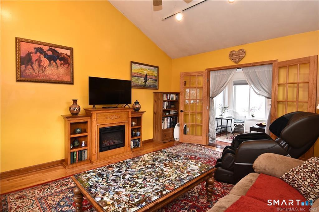 32 Barton Circle photo 13
