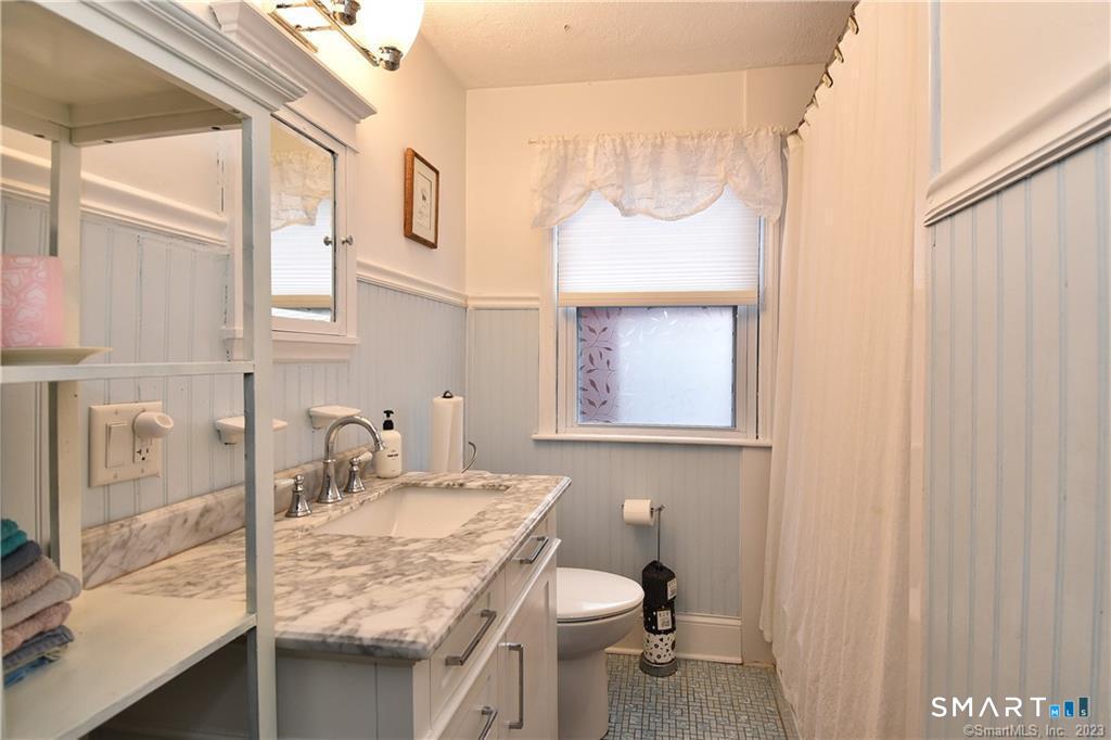 32 Barton Circle photo 14