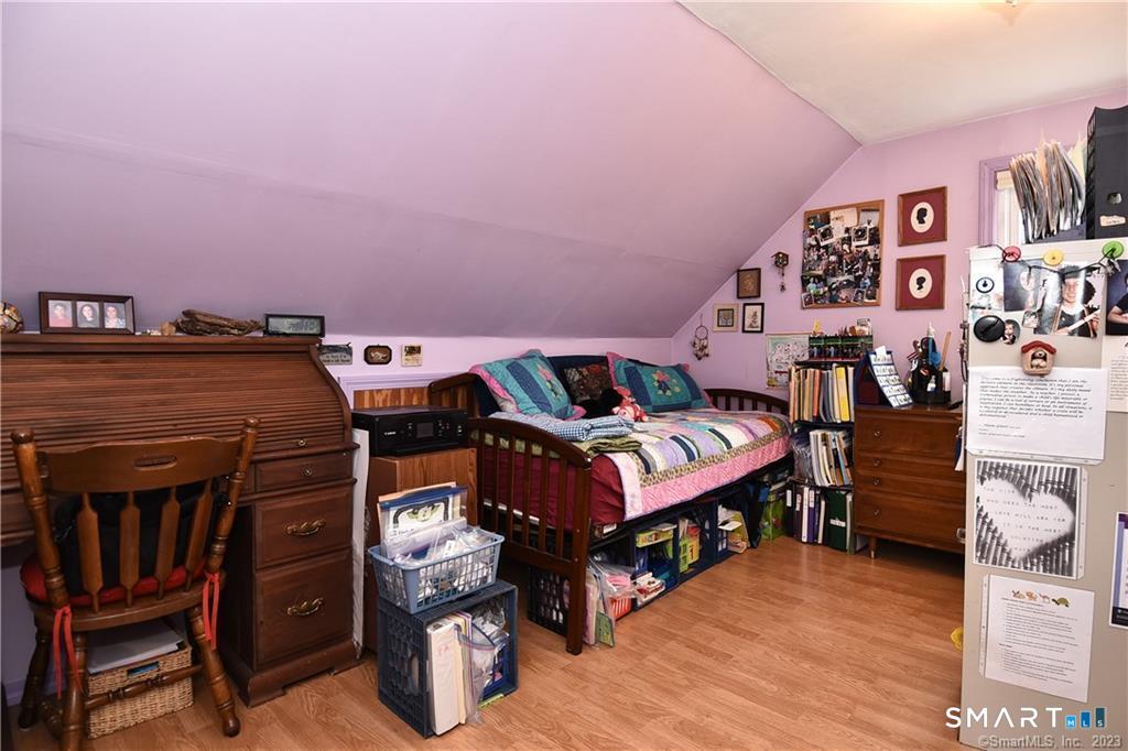 32 Barton Circle photo 17