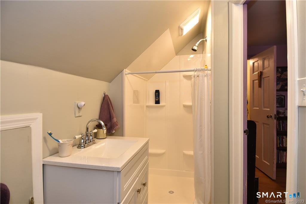 32 Barton Circle photo 18