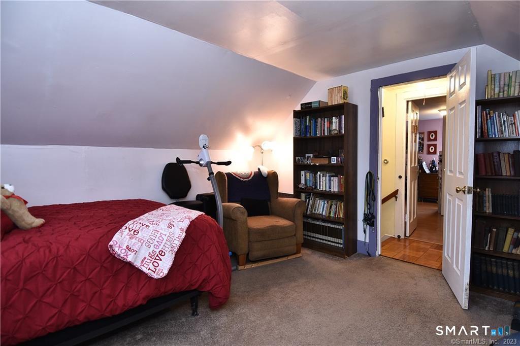 32 Barton Circle photo 20