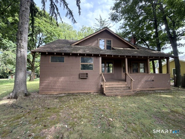 880 South Quaker Lane