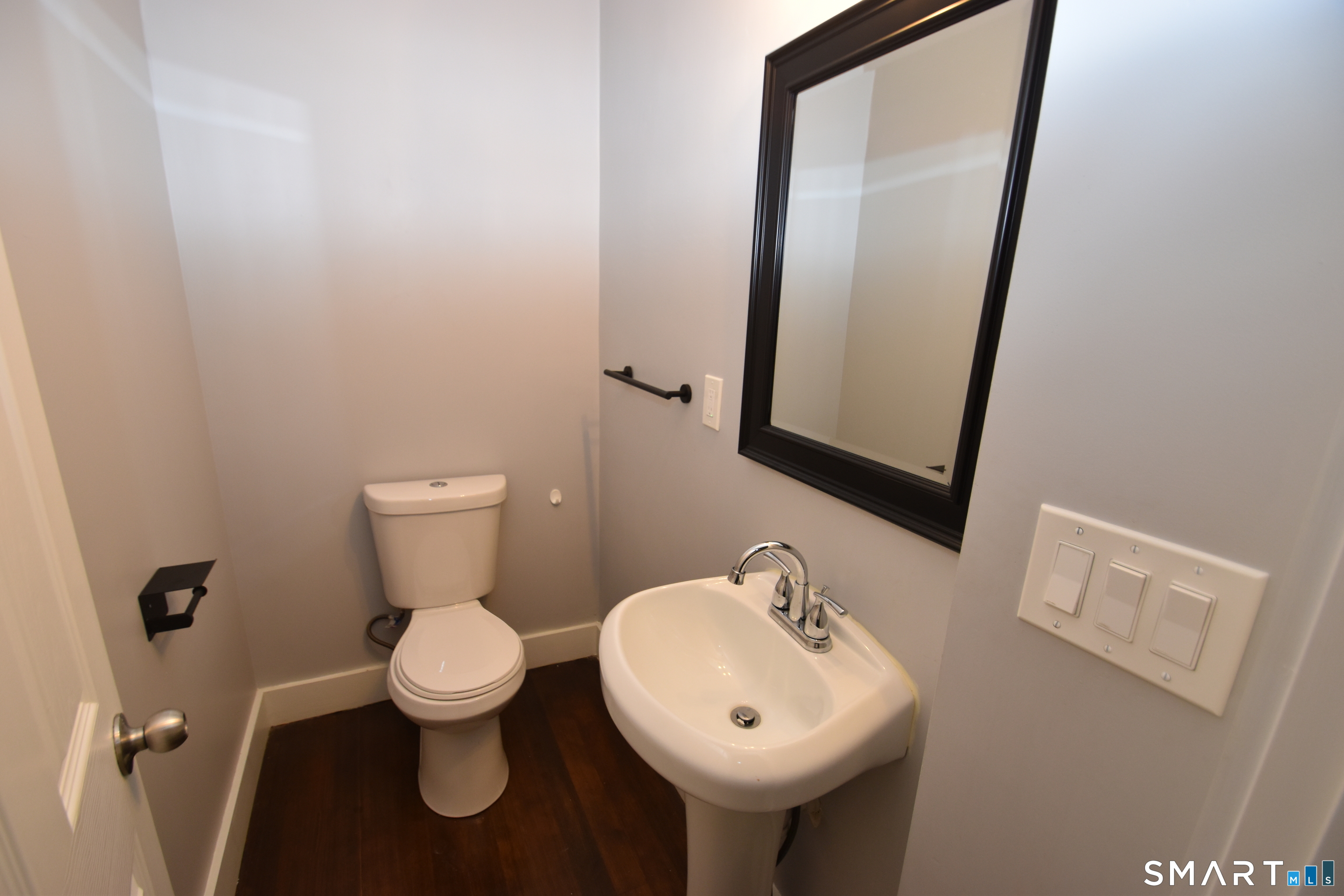 880 South Quaker Lane photo 13