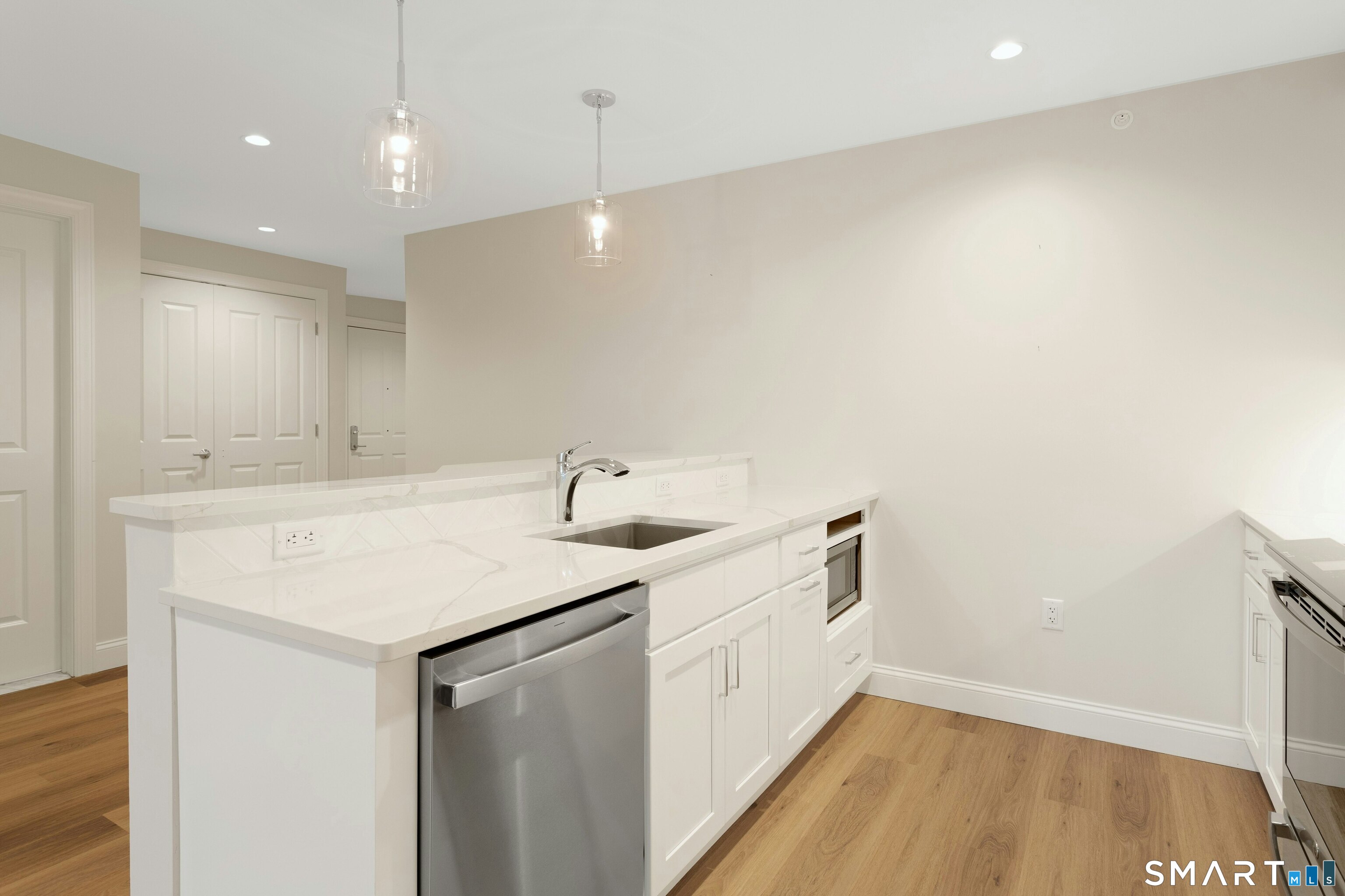 340 Heights Road Unit #305 photo 2