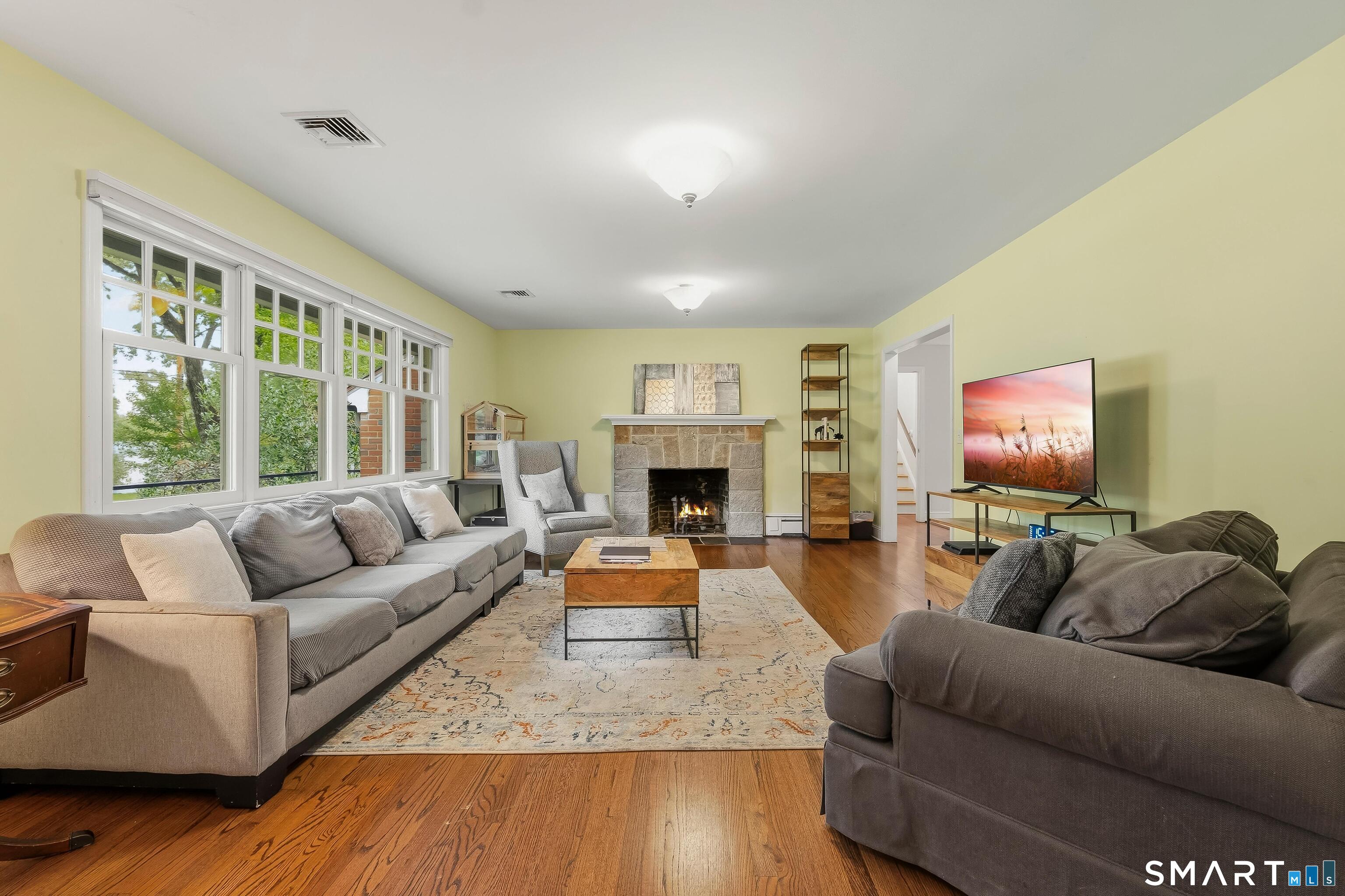 211 Old Farm Road photo 14