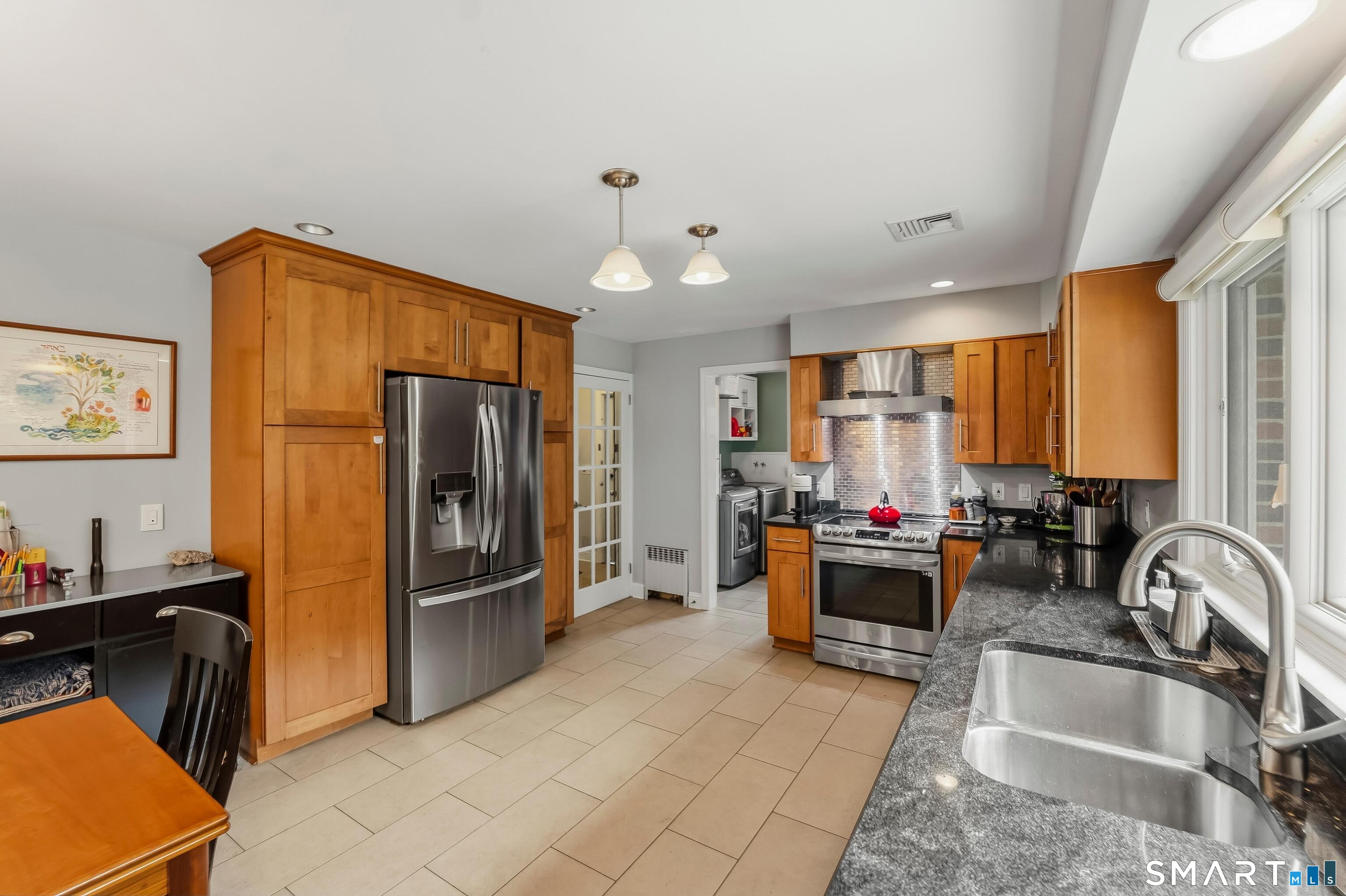 211 Old Farm Road photo 12