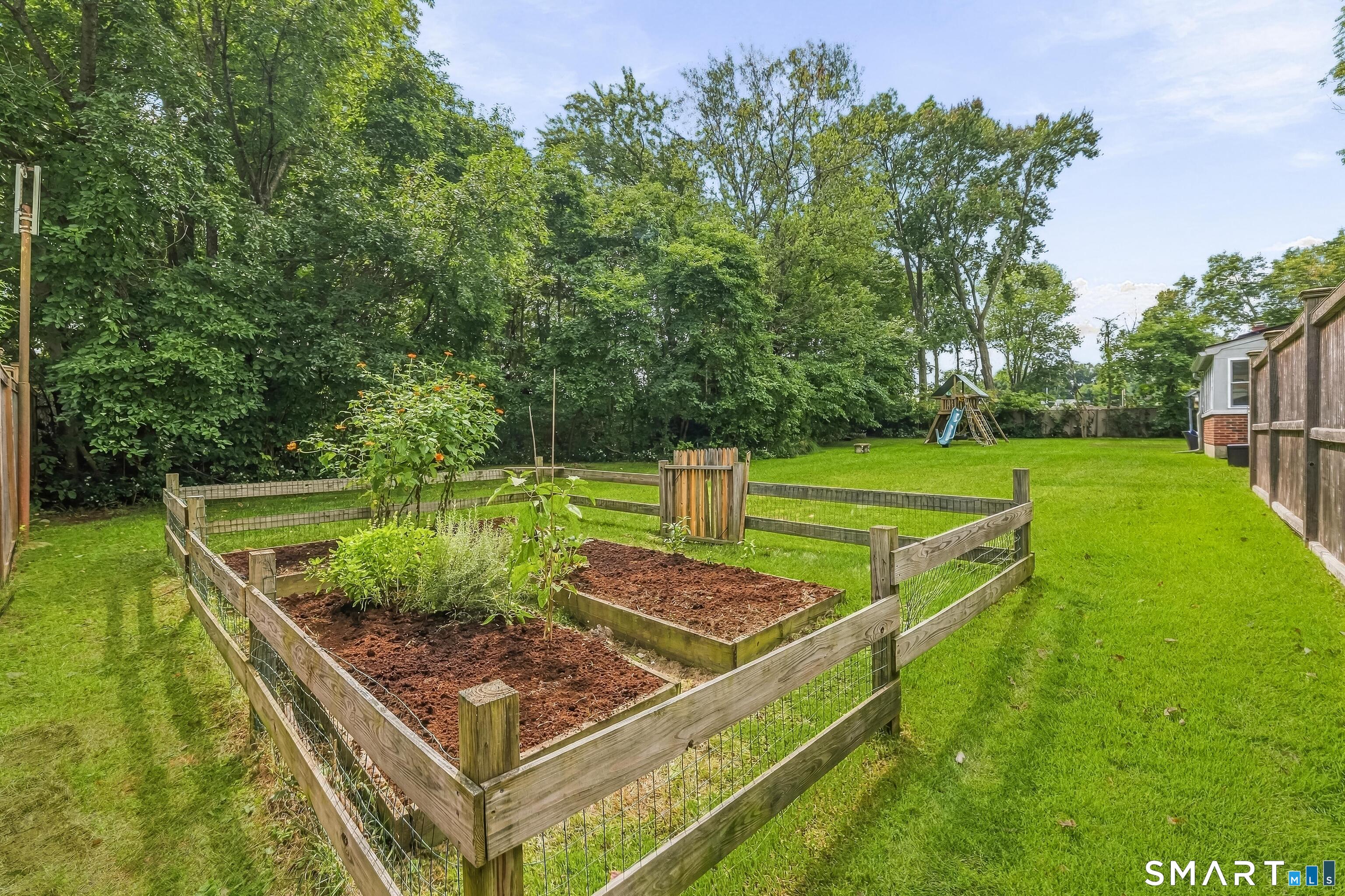211 Old Farm Road photo 31