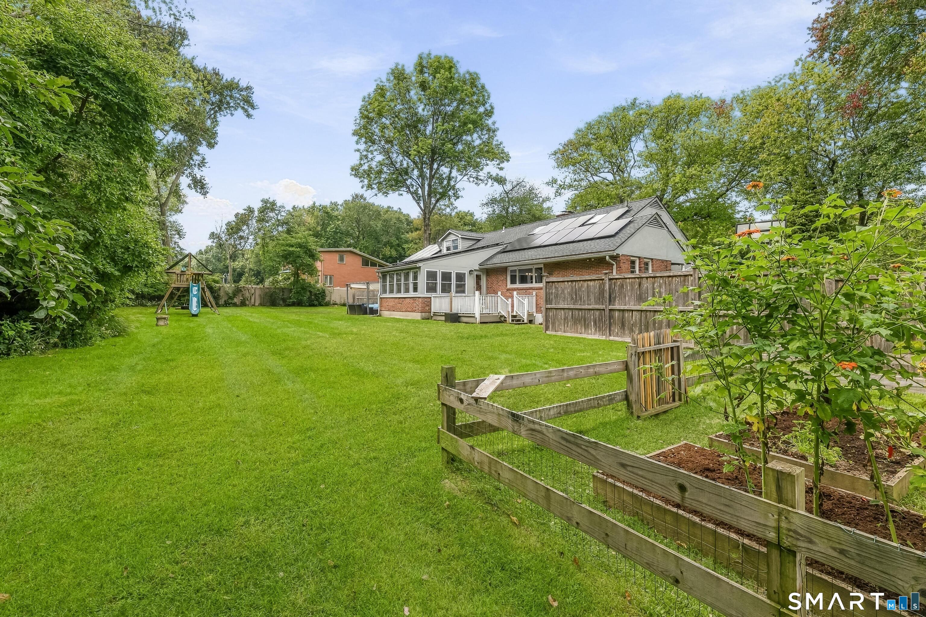 211 Old Farm Road photo 32