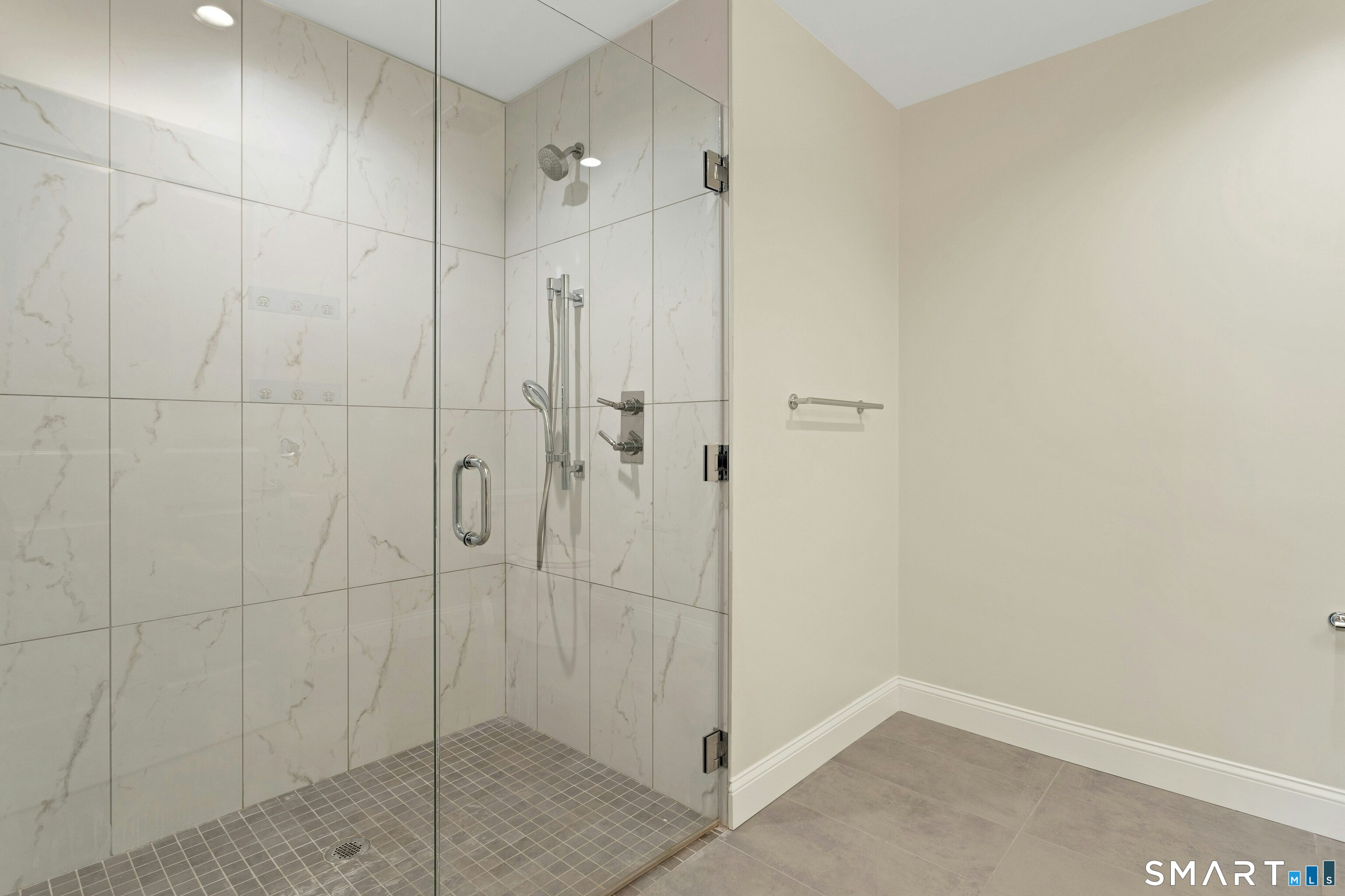 440 Heights Road Unit #201 photo 8