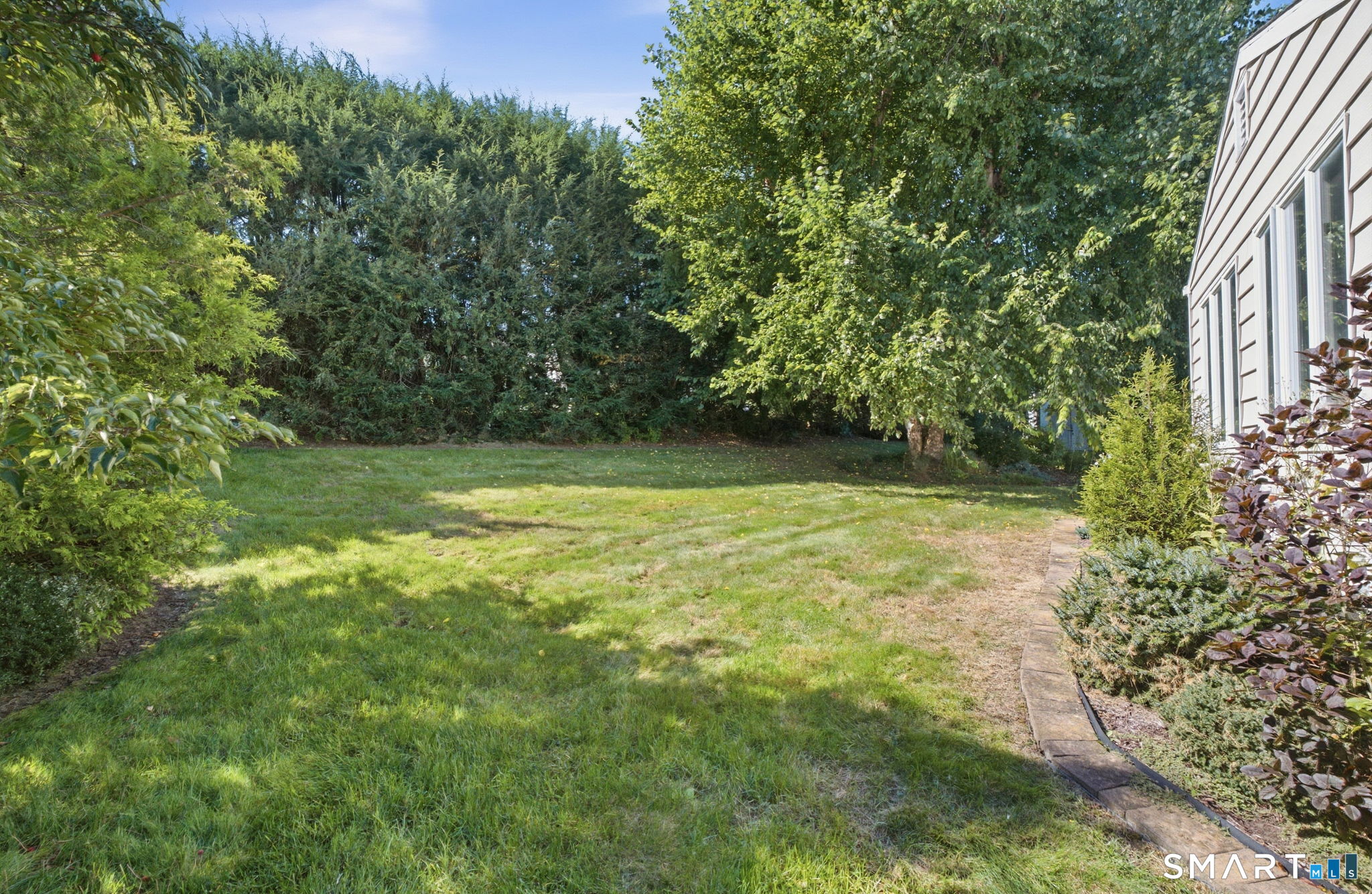 Photo 3 of Single family home for sale at 709 Bunker Hl Ave, Waterbury, CT 06708 | MLS# 24206555 | Listing updated on 2026-09-22