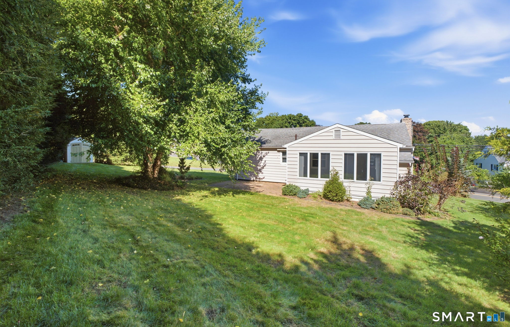 Photo 4 of Single family home for sale at 709 Bunker Hl Ave, Waterbury, CT 06708 | MLS# 24206555 | Listing updated on 2026-09-22