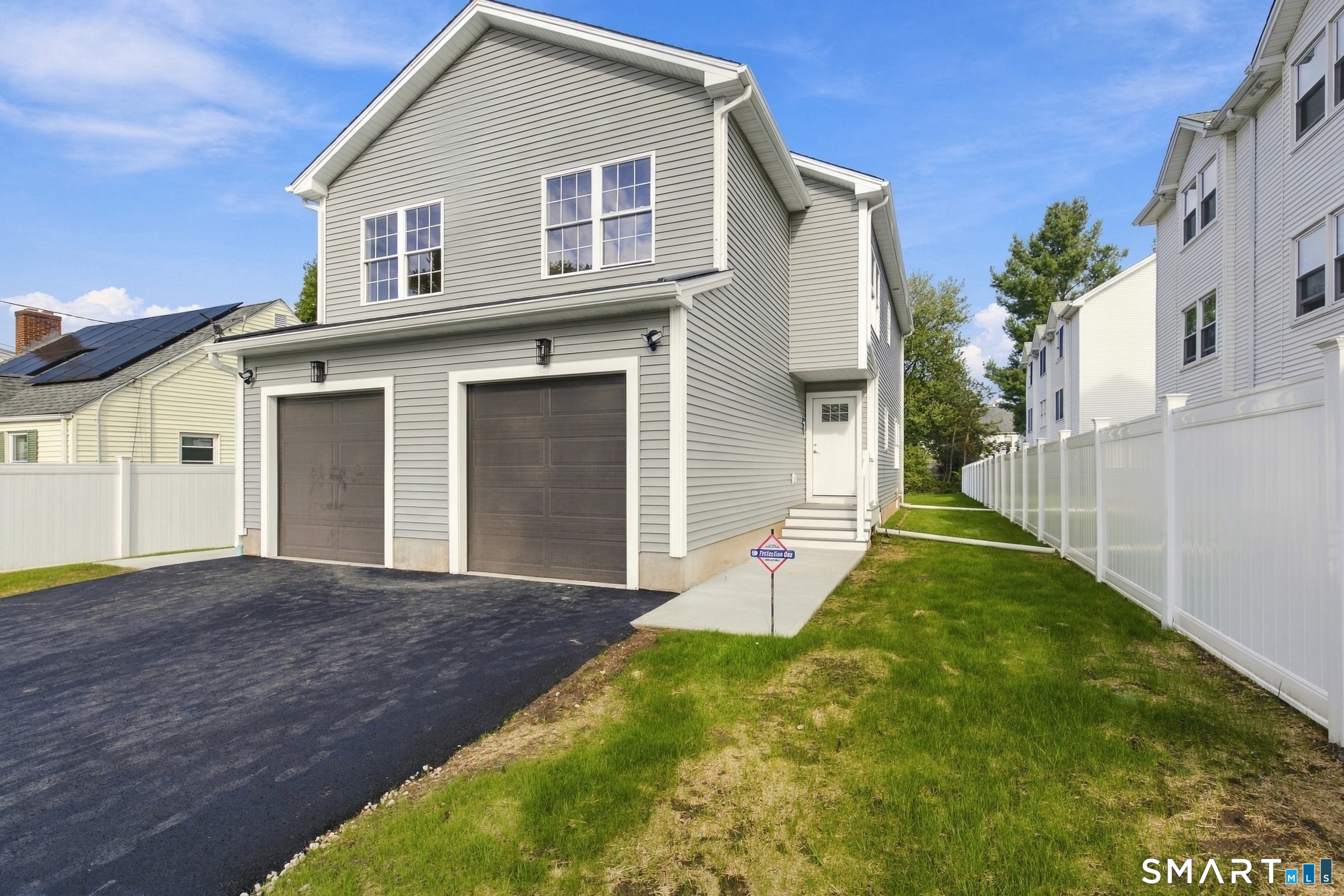 245 Lawlor Street photo 3