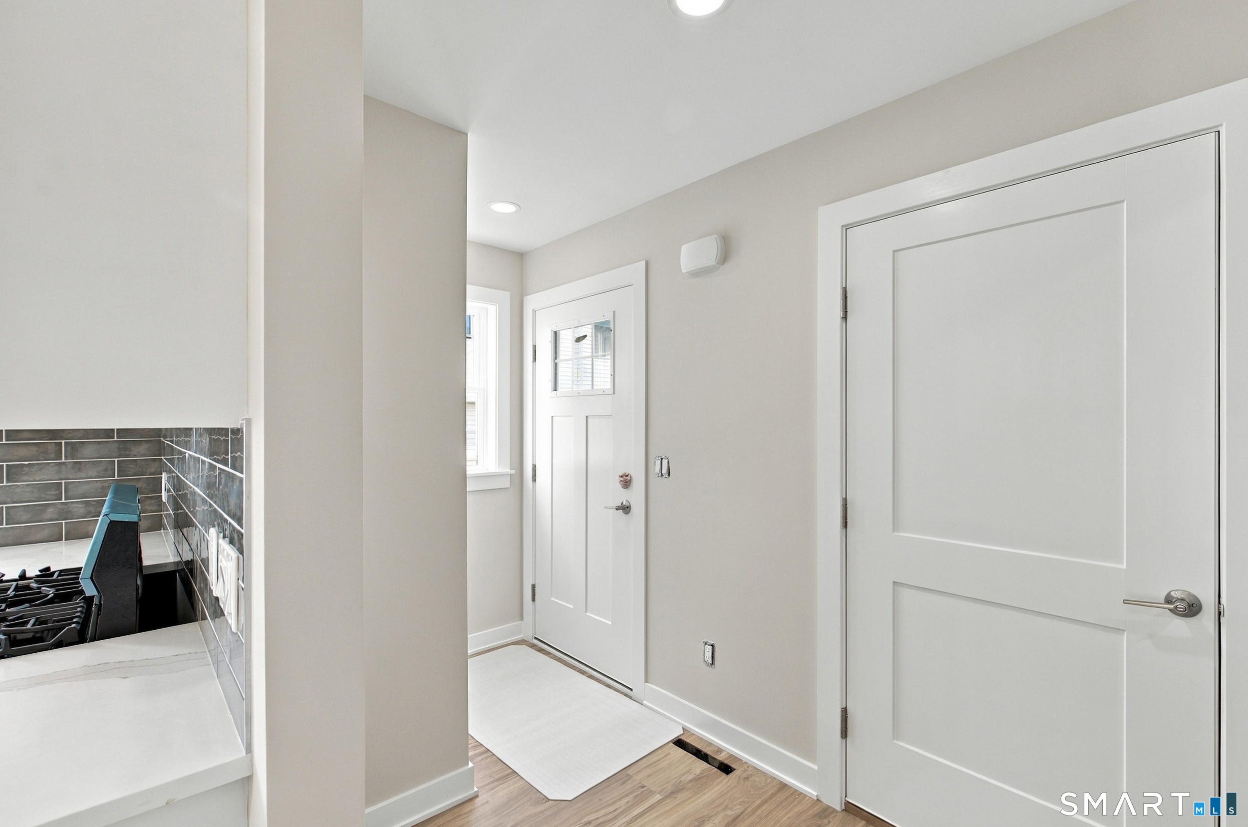 245 Lawlor Street photo 4