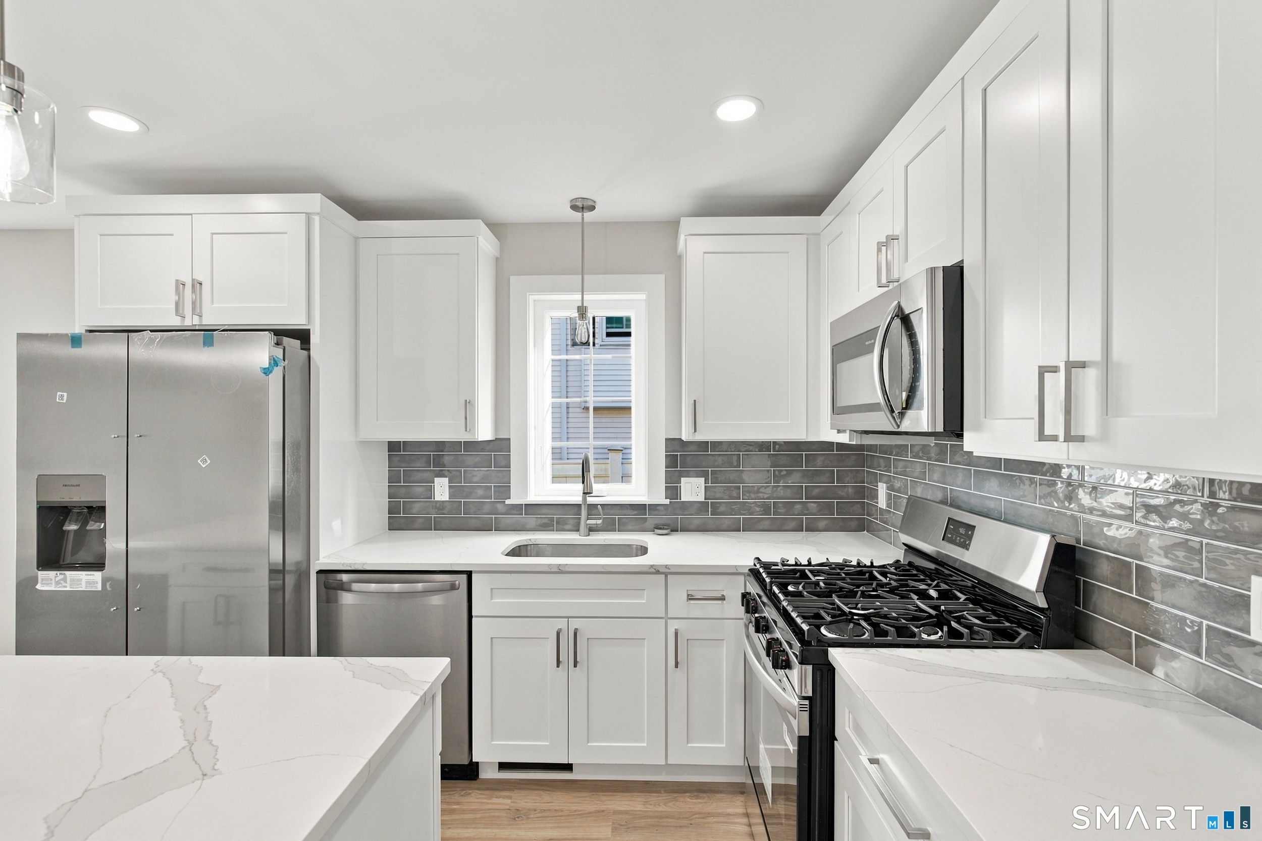 245 Lawlor Street photo 7