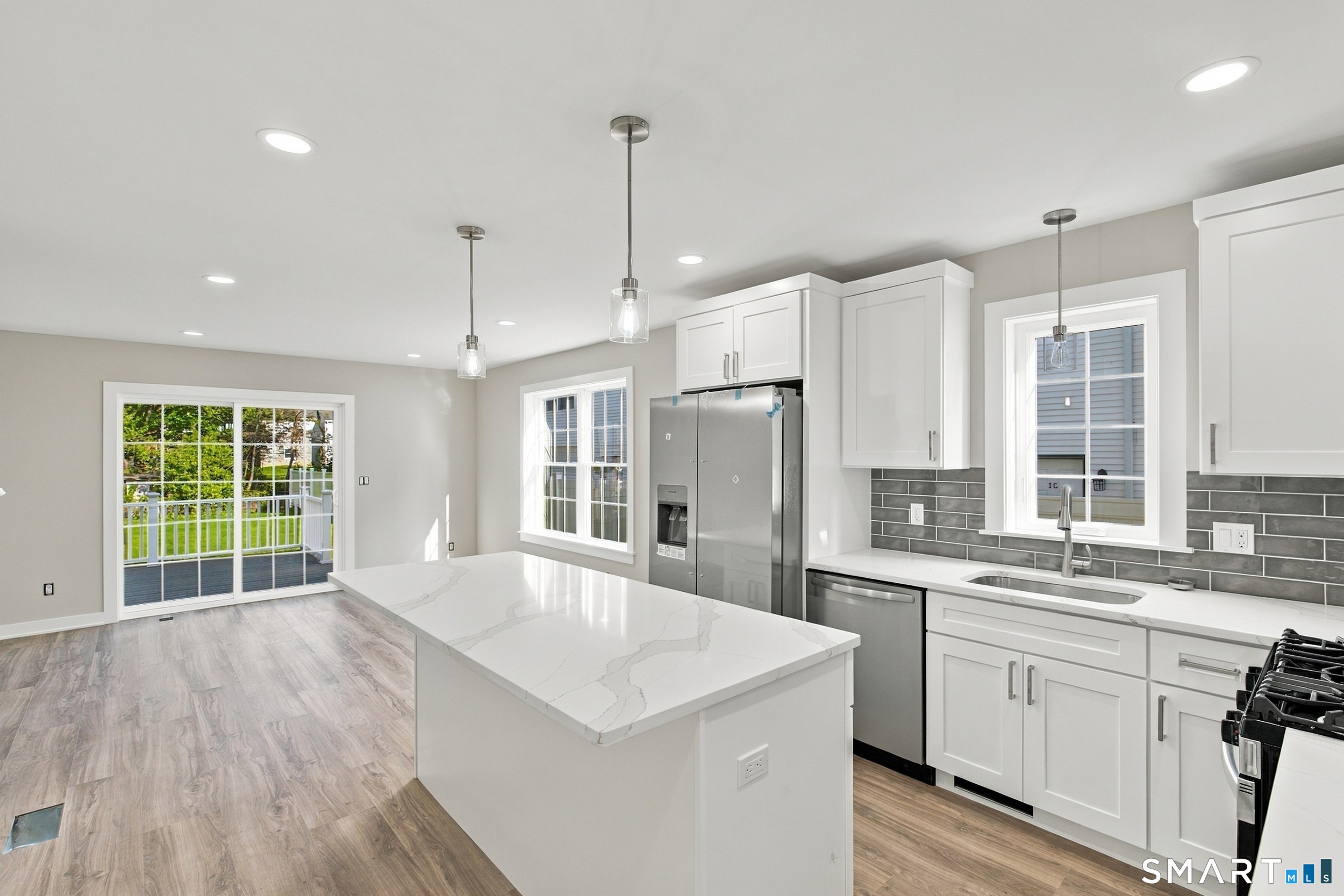 245 Lawlor Street photo 8