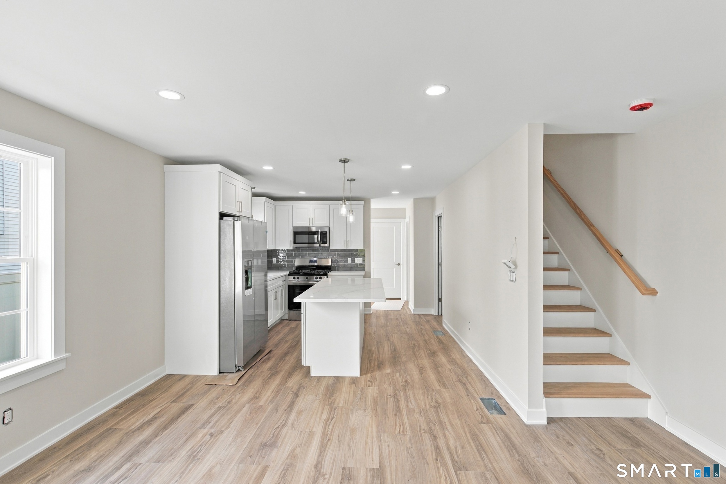 245 Lawlor Street photo 9
