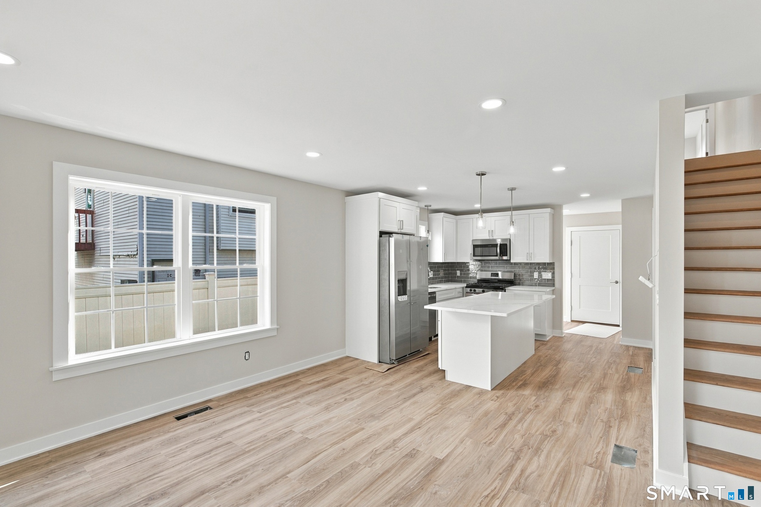 245 Lawlor Street photo 10