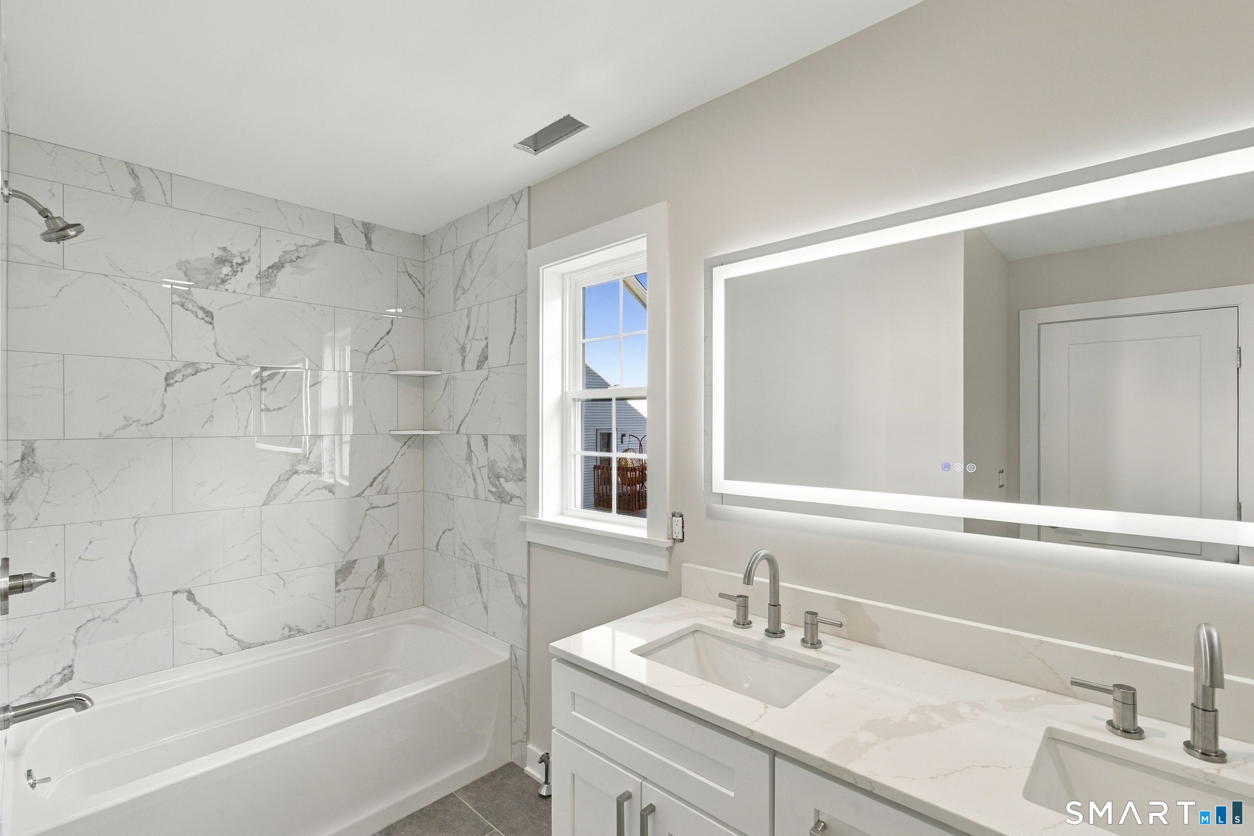 245 Lawlor Street photo 14