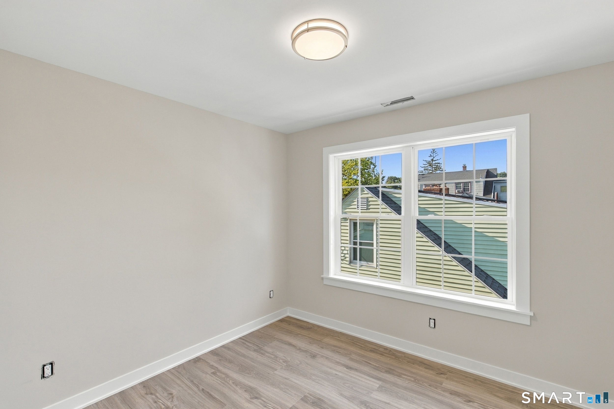 245 Lawlor Street photo 33