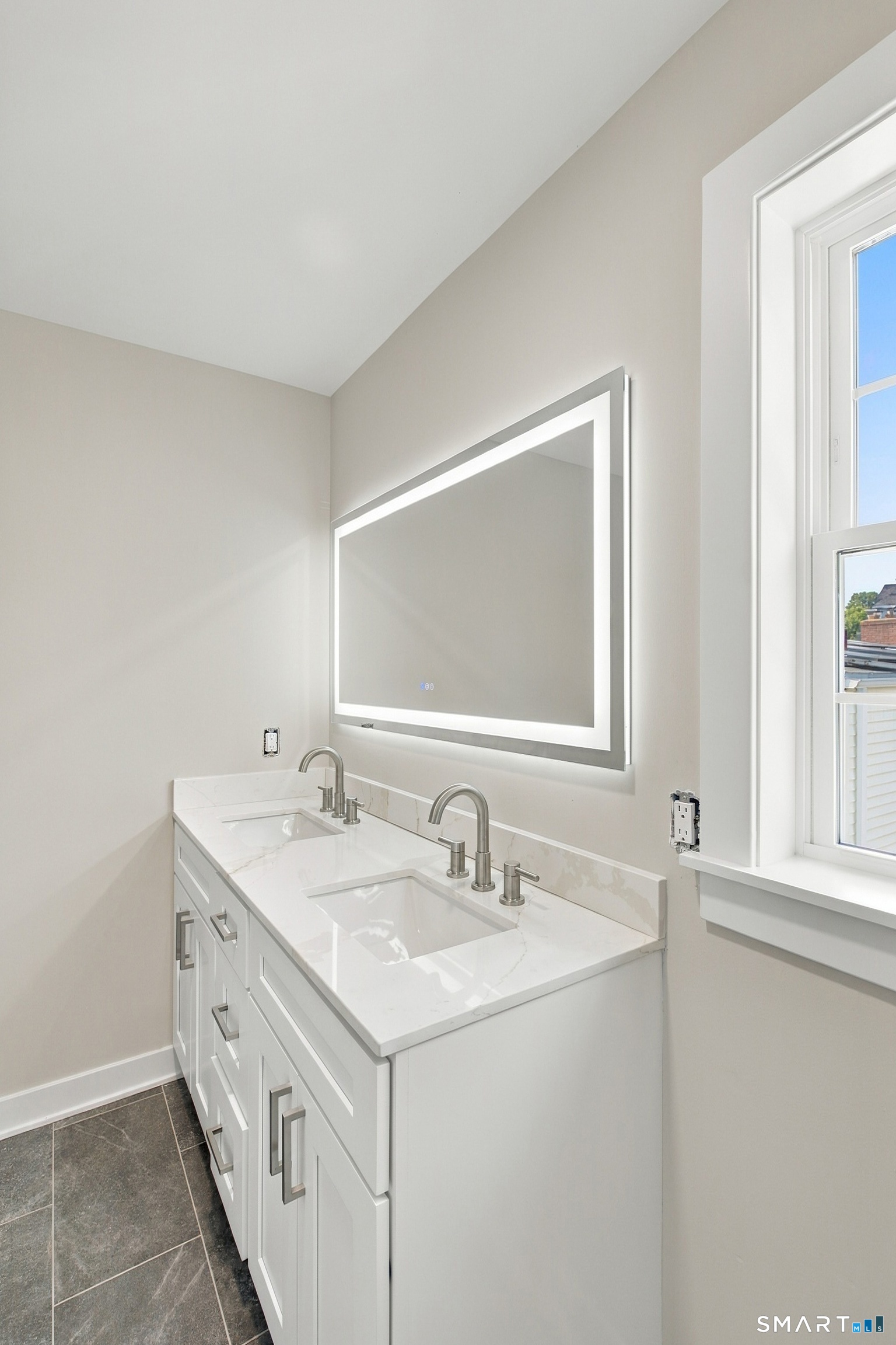 245 Lawlor Street photo 38