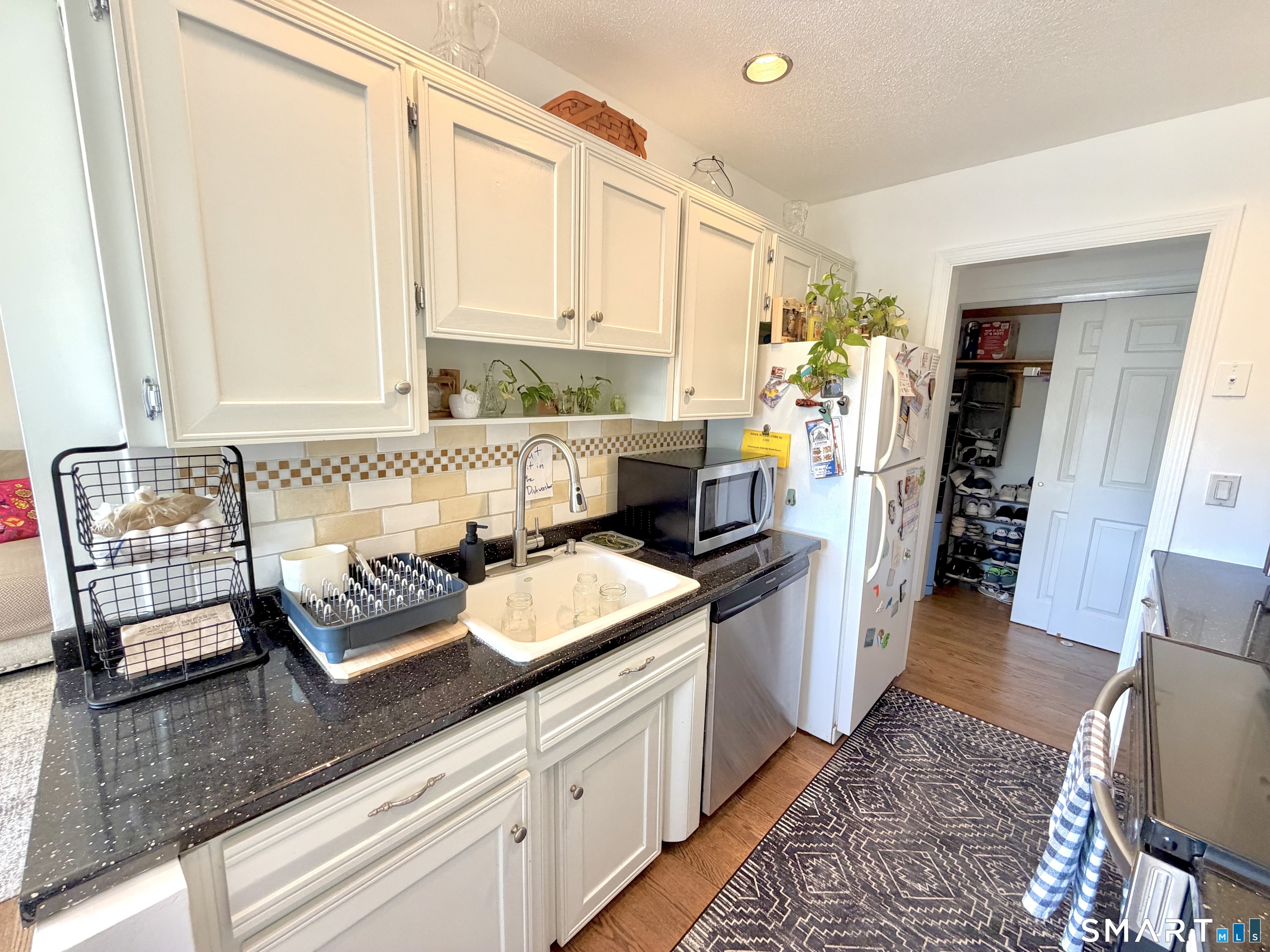 180 Glenbrook Road Unit #15 photo 6