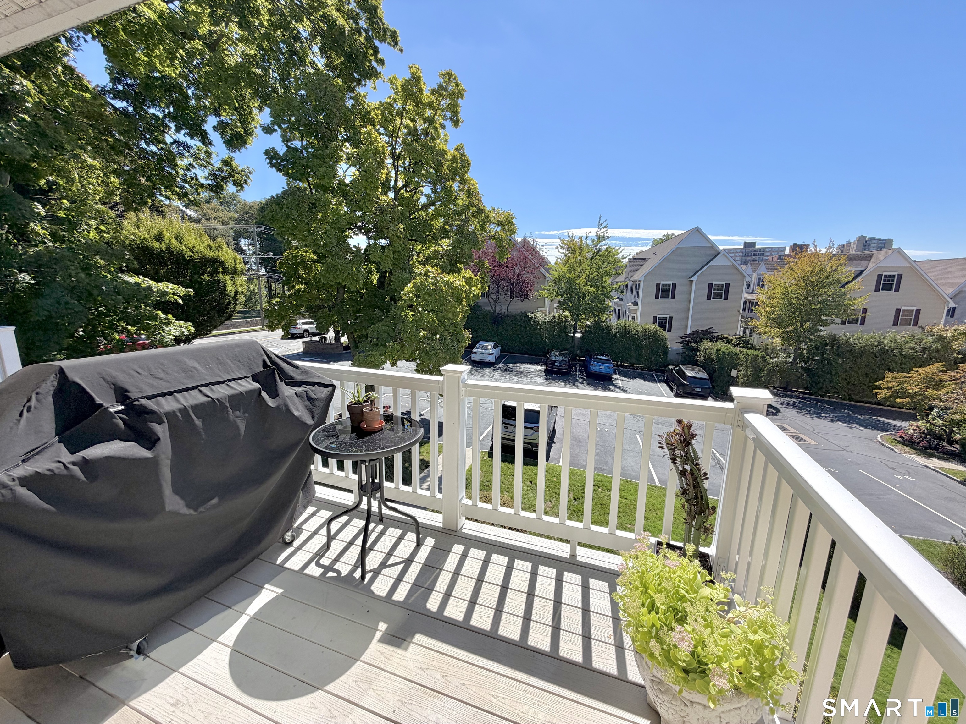 180 Glenbrook Road Unit #15 photo 11