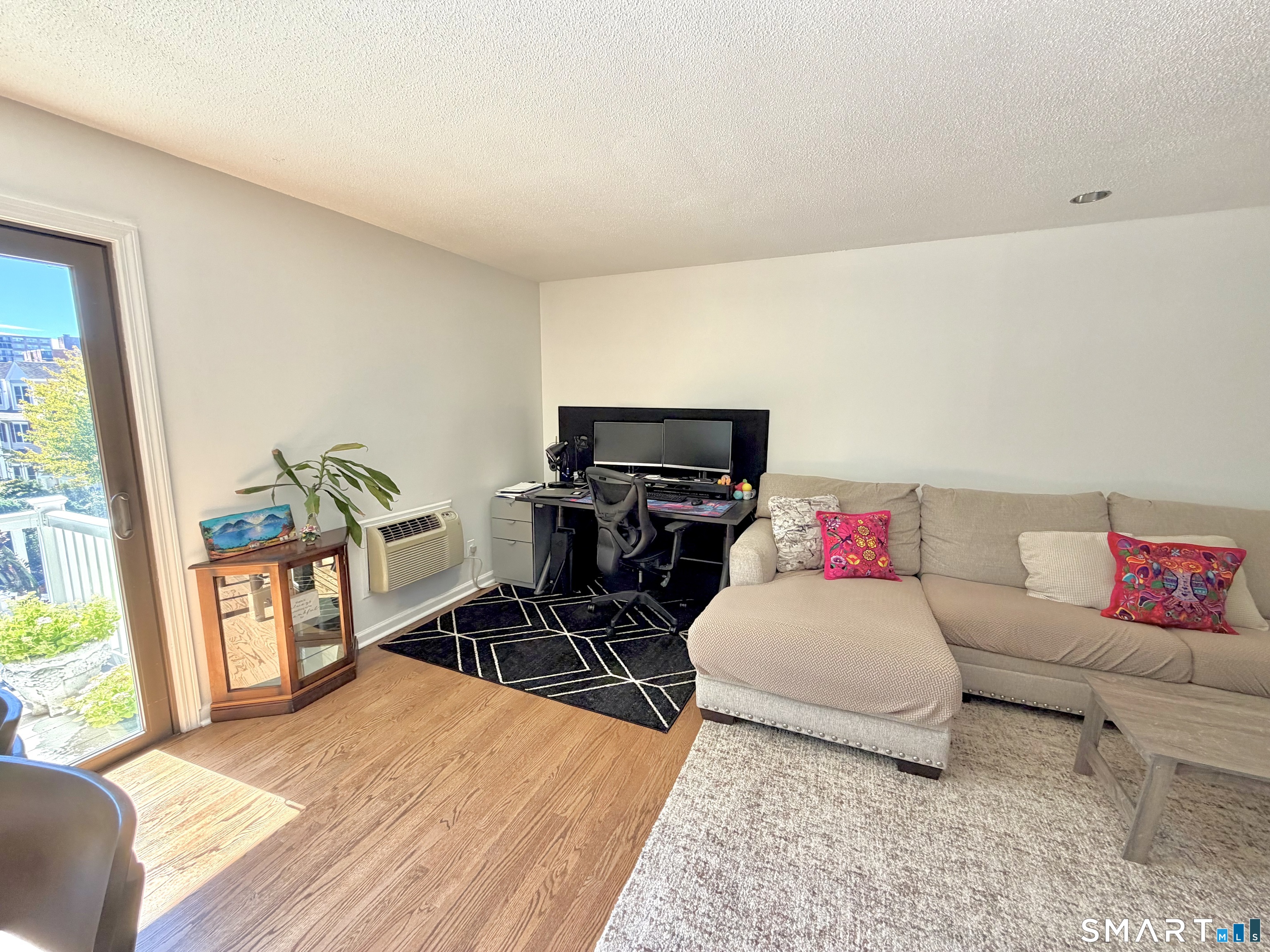180 Glenbrook Road Unit #15 photo 3