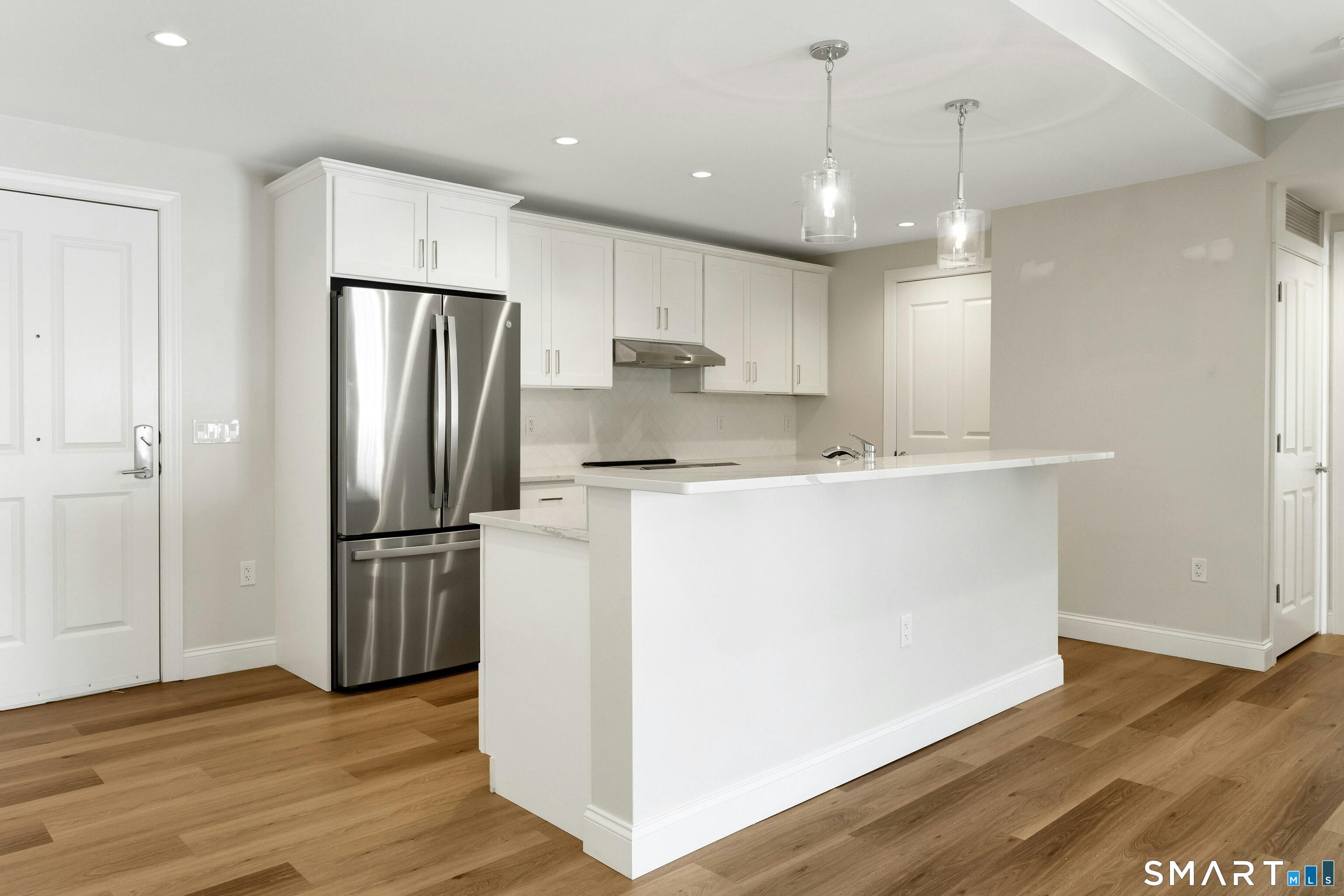 440 Heights Road Unit #305 photo 4
