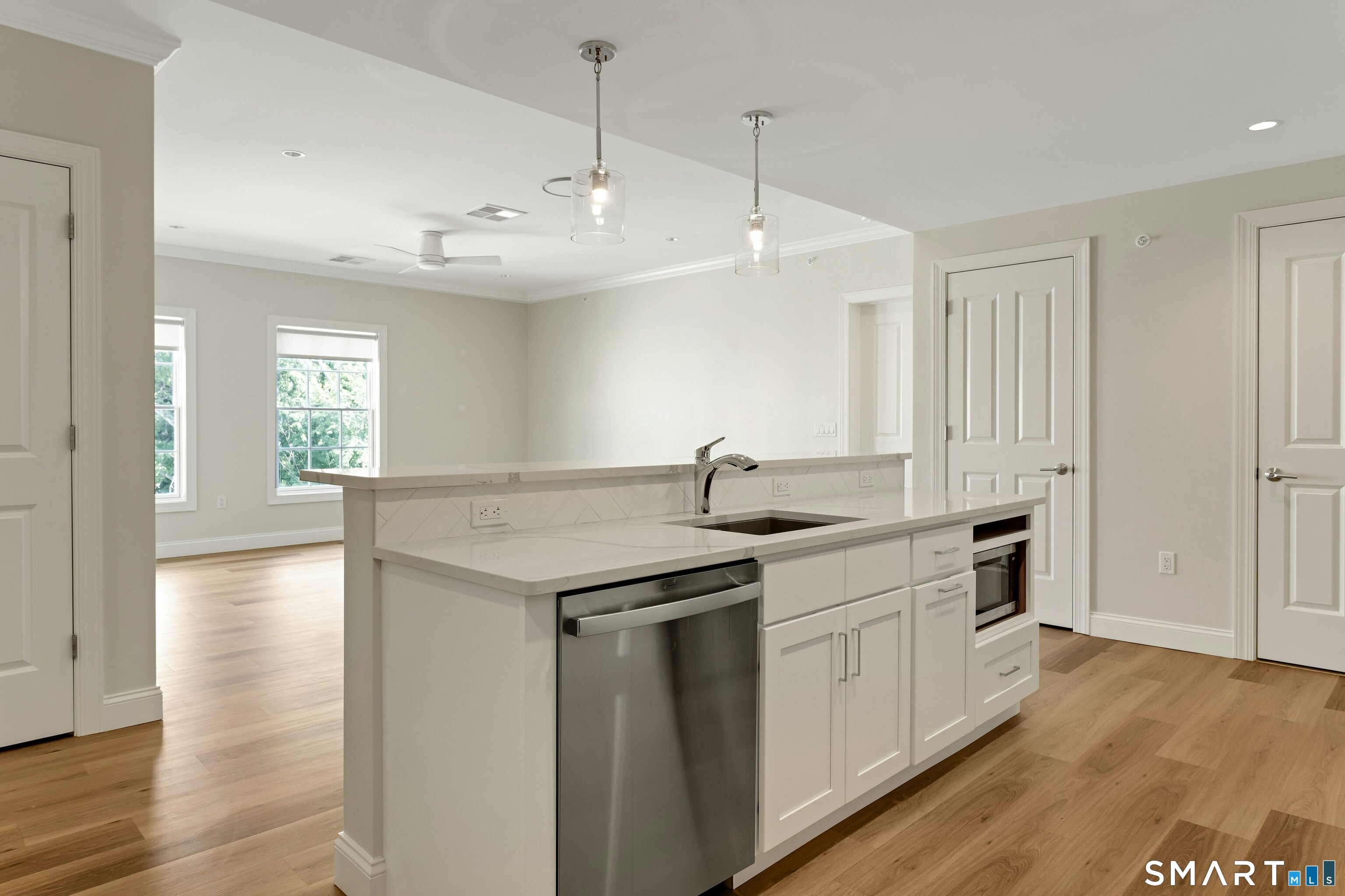 440 Heights Road Unit #305 photo 2