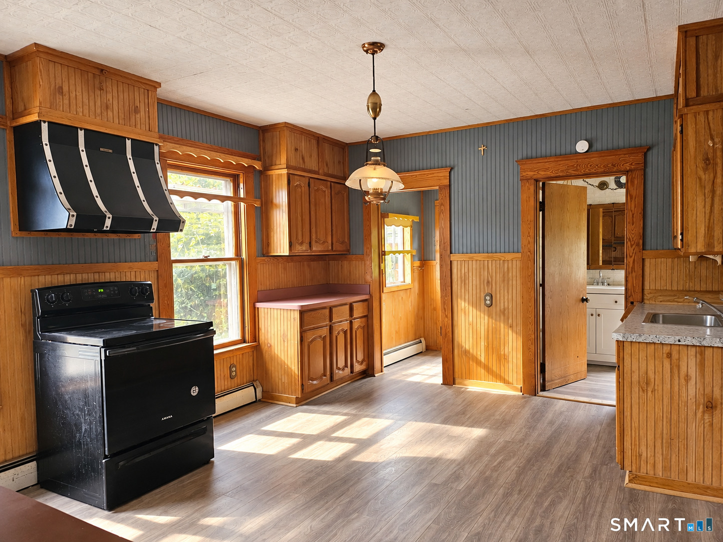 Photo 2 of Single family home for sale at 285 S Main St, Seymour, CT 06483 | MLS# 24188227 | Listing updated on 2026-09-21