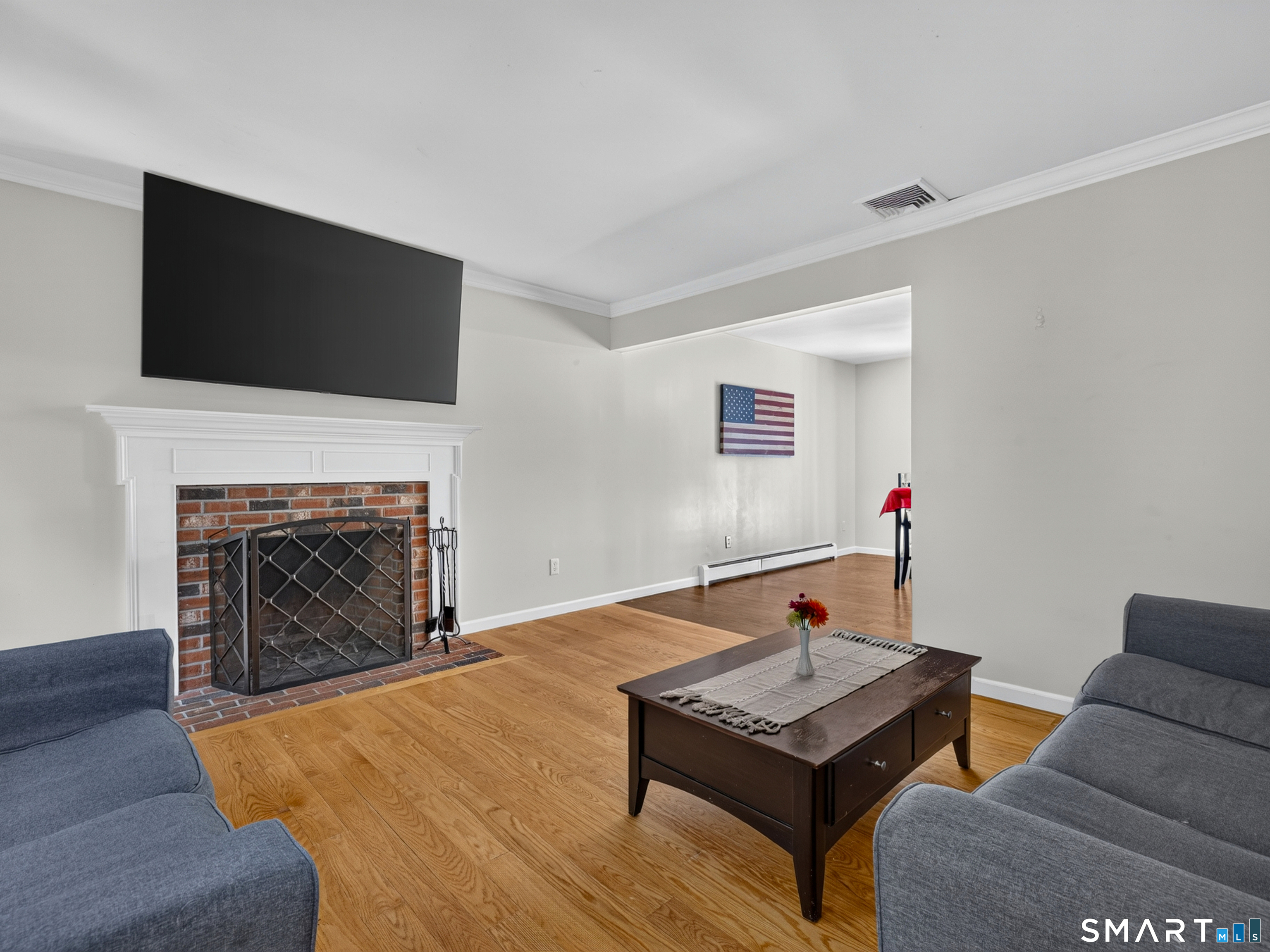 589 Town Street photo 15
