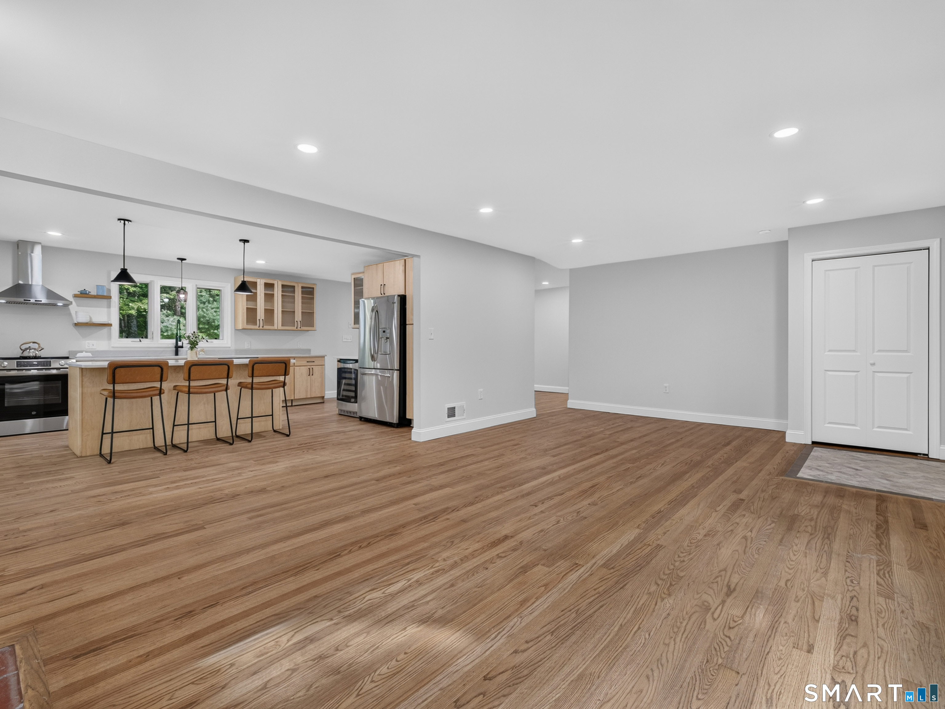 136 Minnechaug Drive photo 5