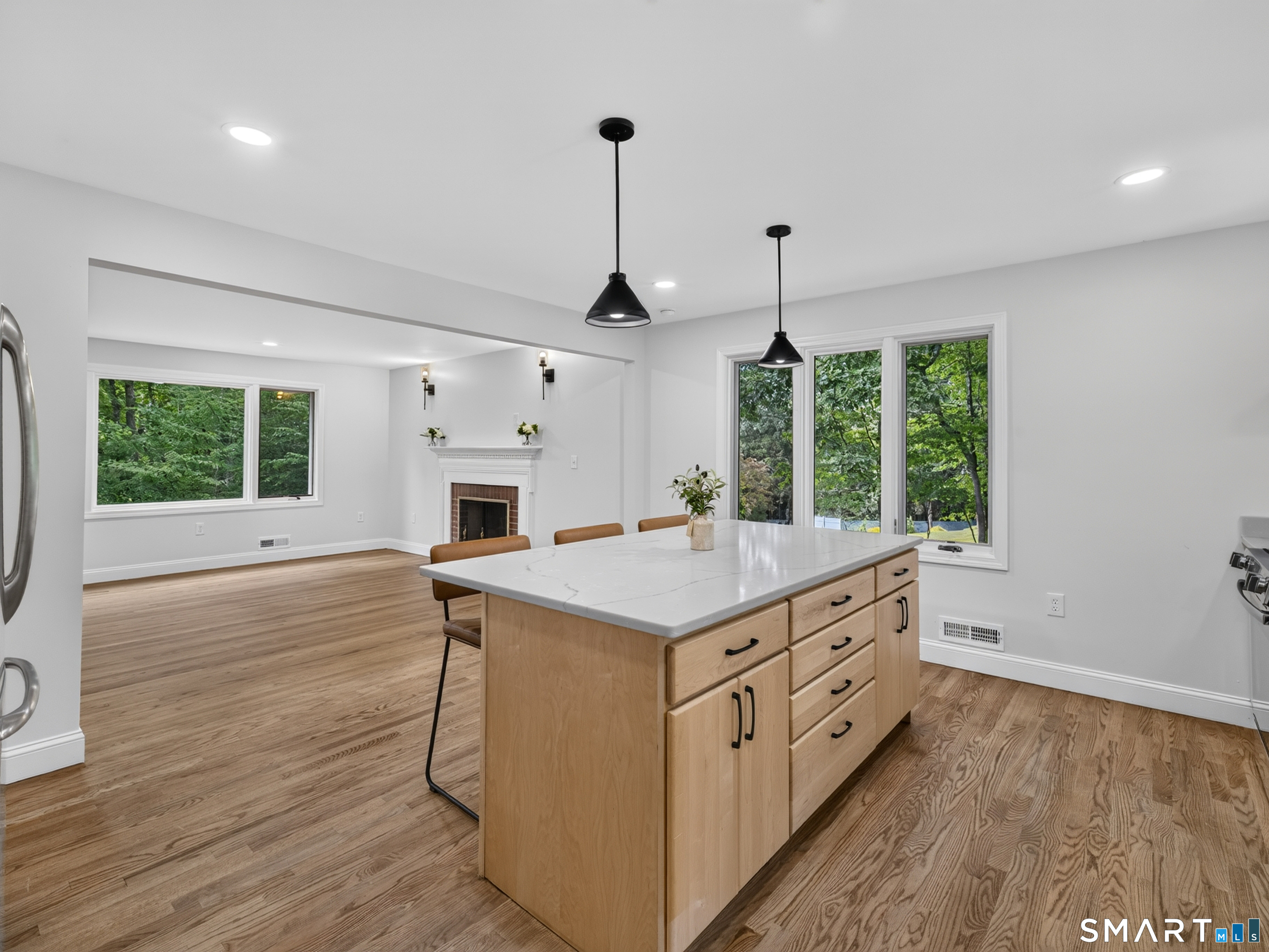 136 Minnechaug Drive photo 10