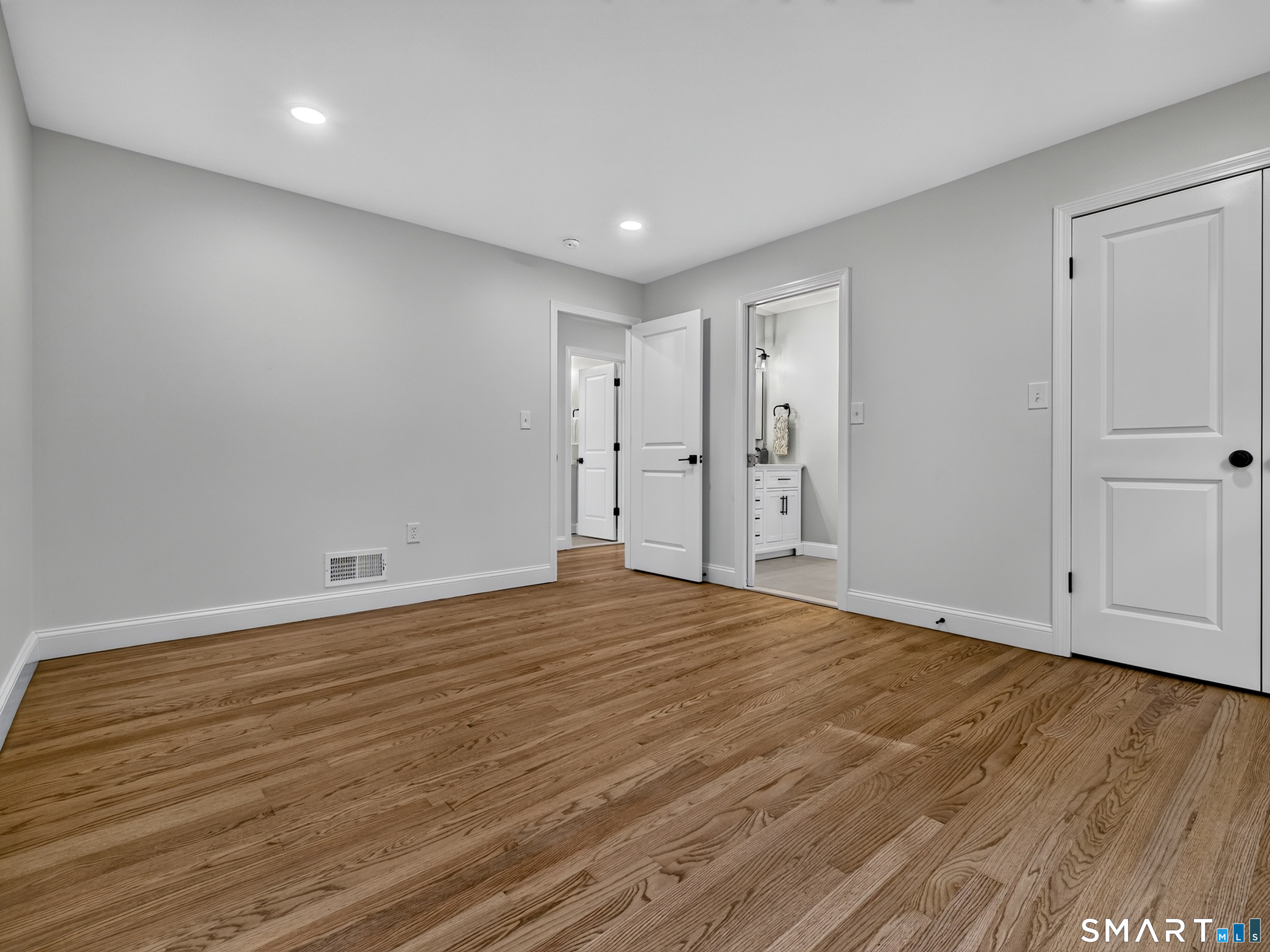 136 Minnechaug Drive photo 23