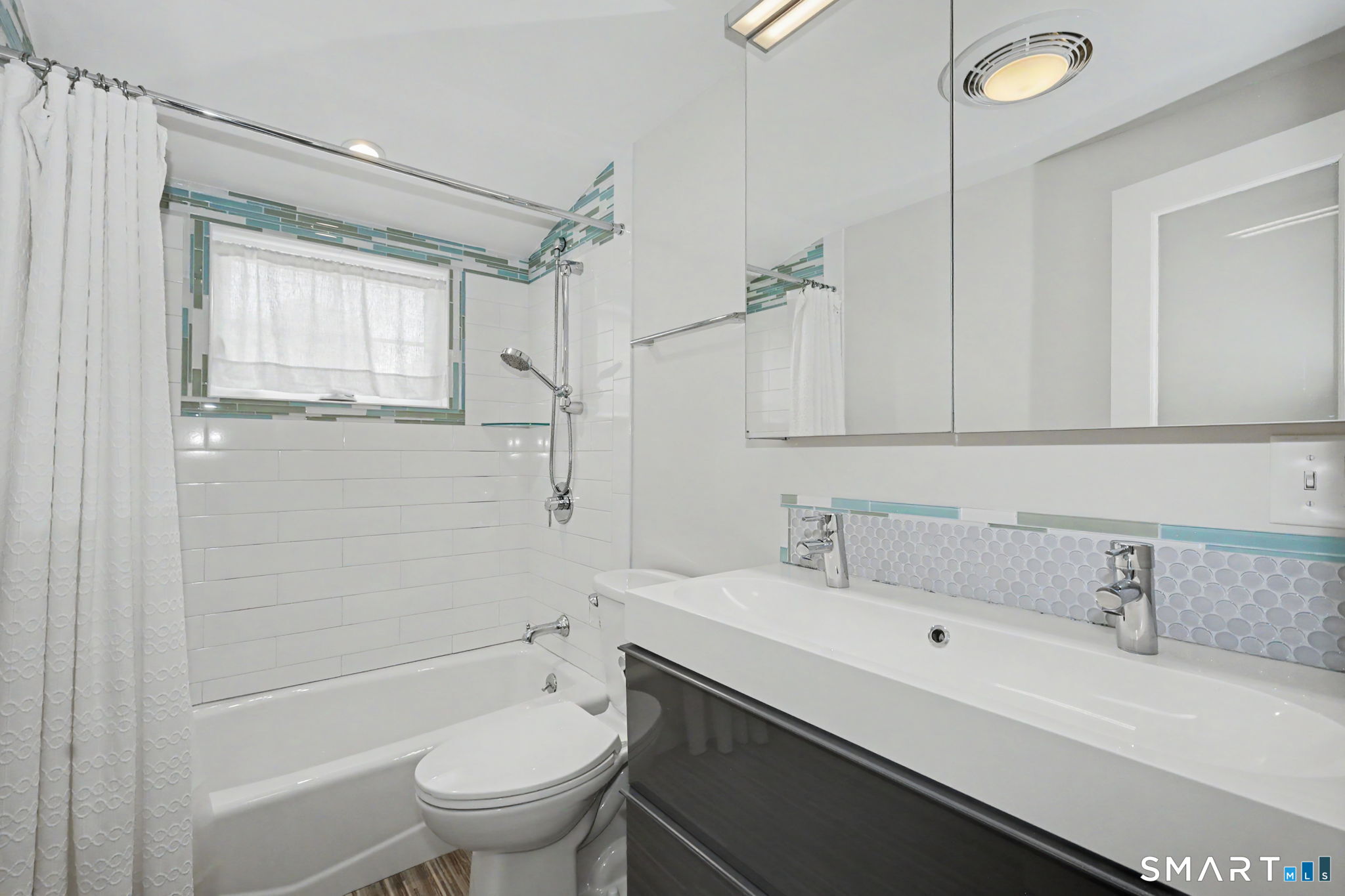 6 Willowbrook Drive photo 24