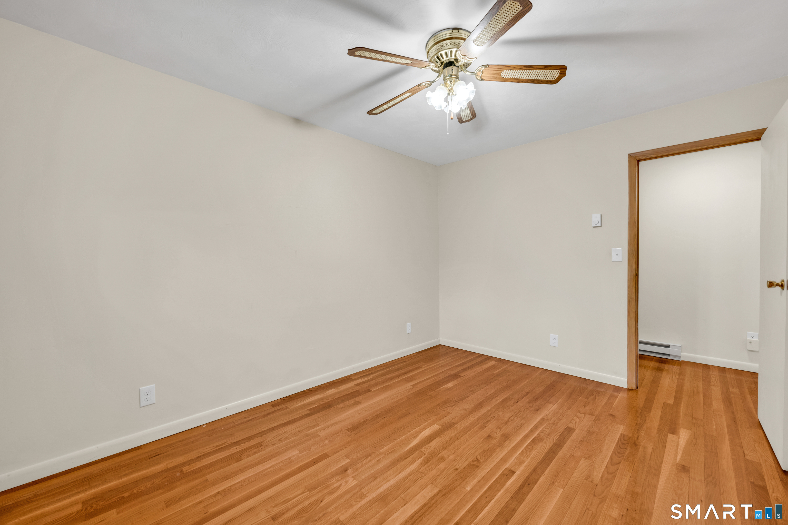 54 Evelyn Drive photo 27
