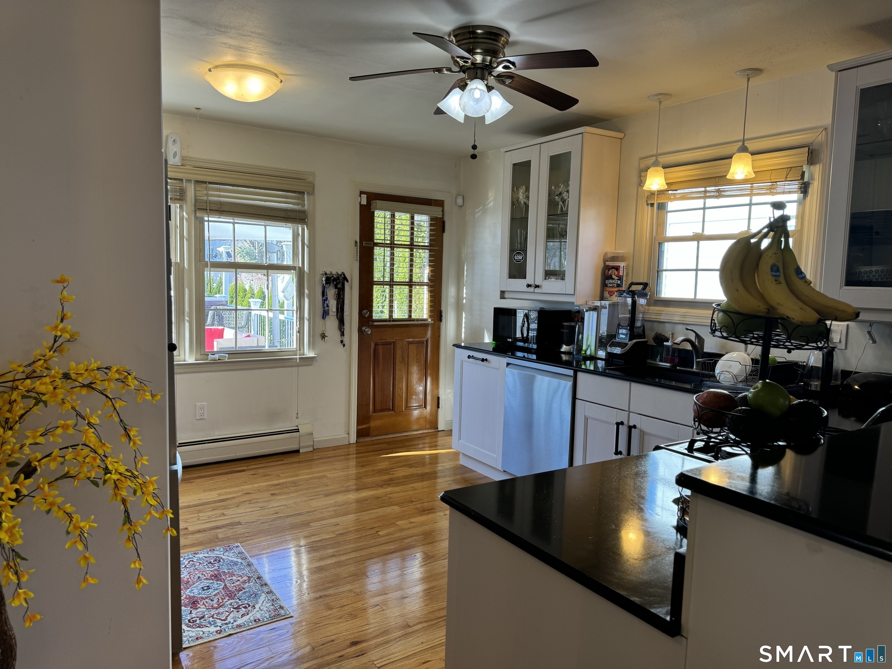 425 Huntington Road photo 8