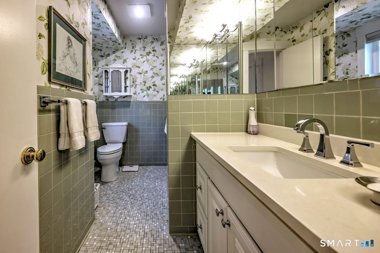 209 Acorn Lane Unit #B photo 23