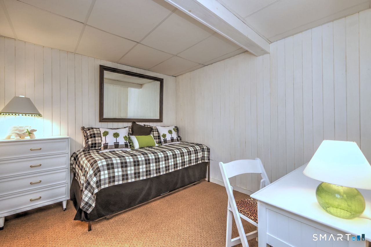 209 Acorn Lane Unit #B photo 32