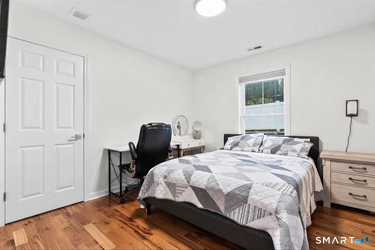 65 Sterling Street photo 17