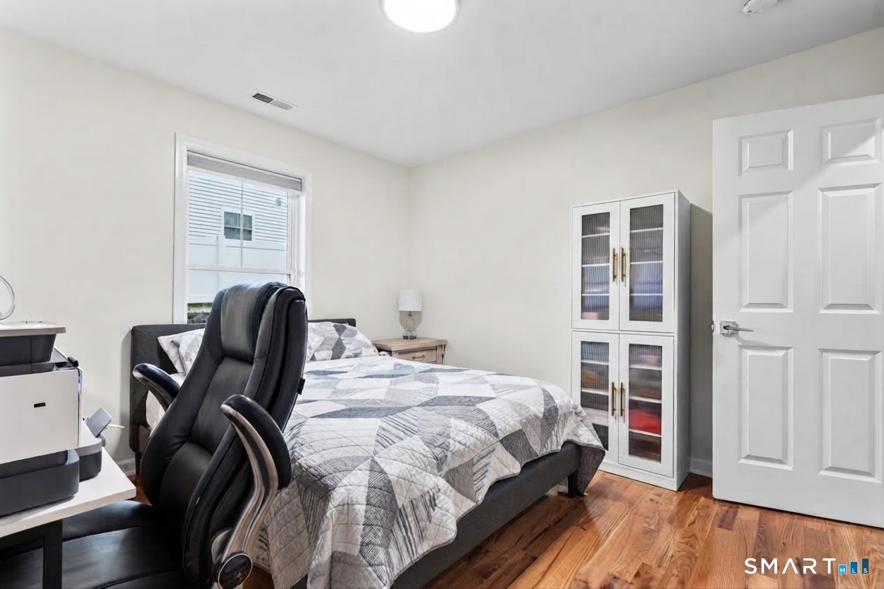 65 Sterling Street photo 18